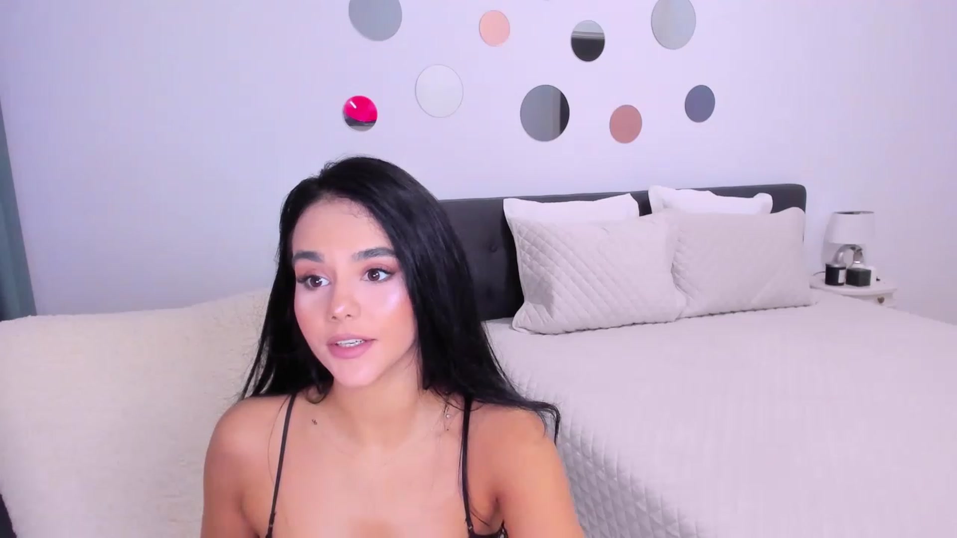 Gallery image thumbnail from Serenna__'s myfreecams stream on, 11/16/2022, 19:30 image 15 of 20