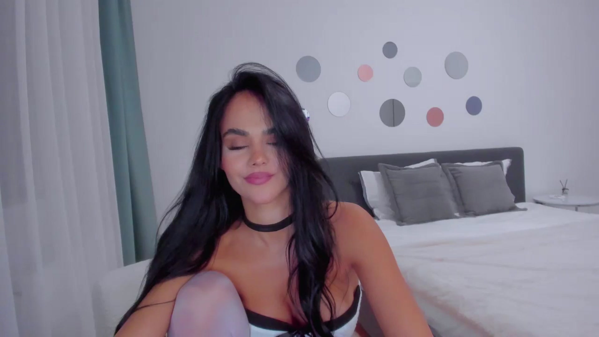 Gallery image thumbnail from Serenna__'s myfreecams stream on, 10/14/2024, 19:03 image 18 of 20