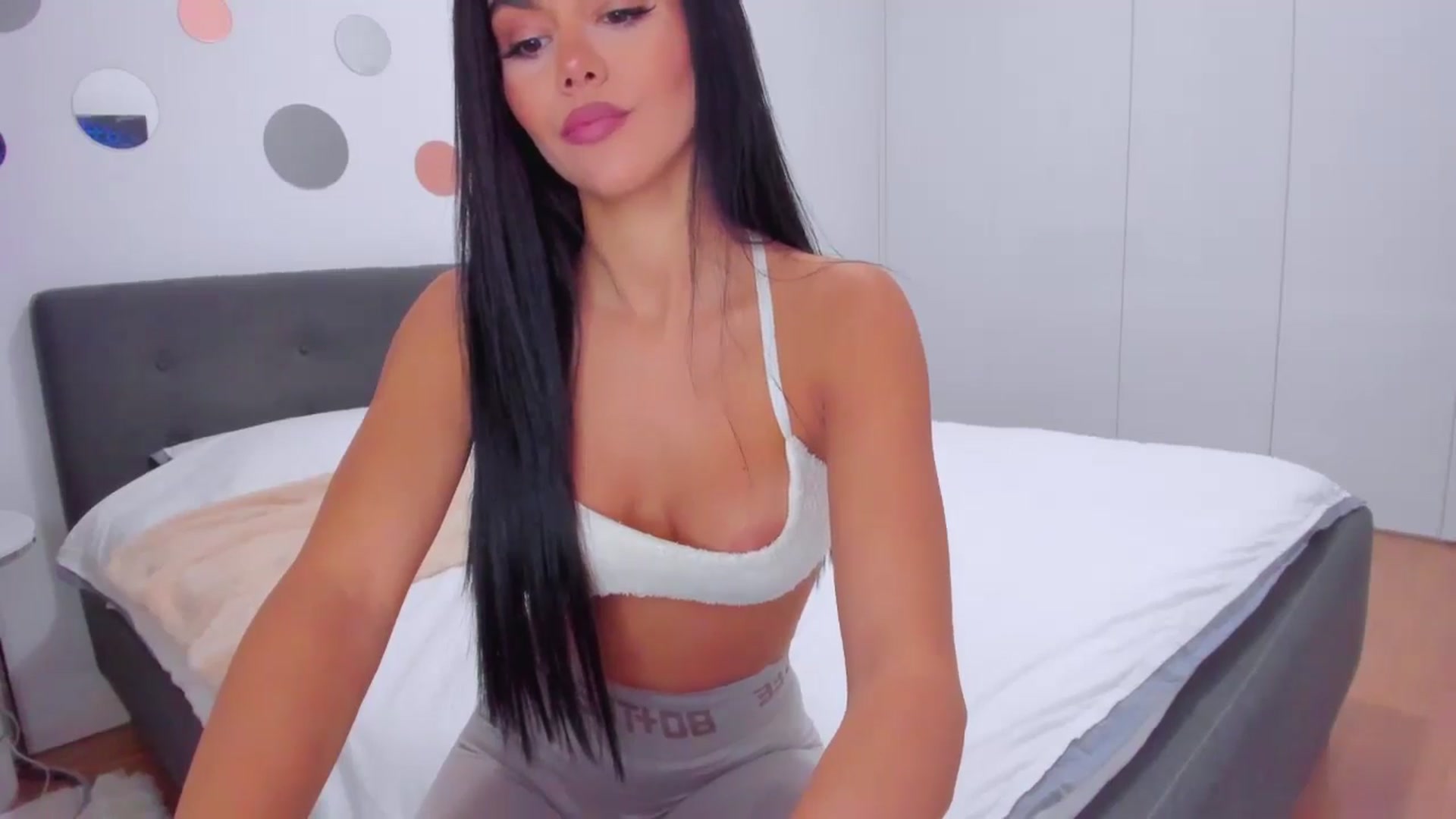 Gallery image thumbnail from Serenna__'s myfreecams stream on, 10/20/2024, 15:57 image 18 of 20