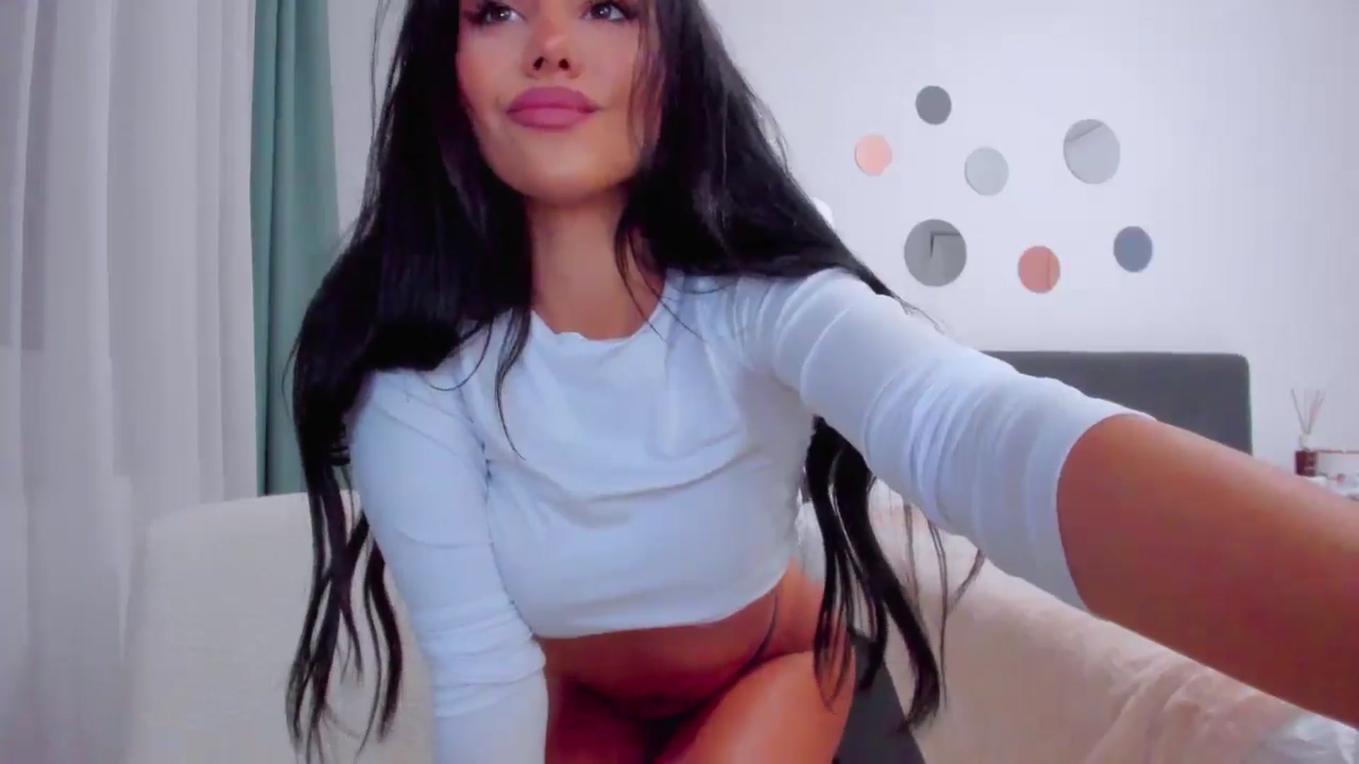 Gallery image thumbnail from Serenna__'s myfreecams stream on, 10/23/2024, 18:40 image 4 of 20