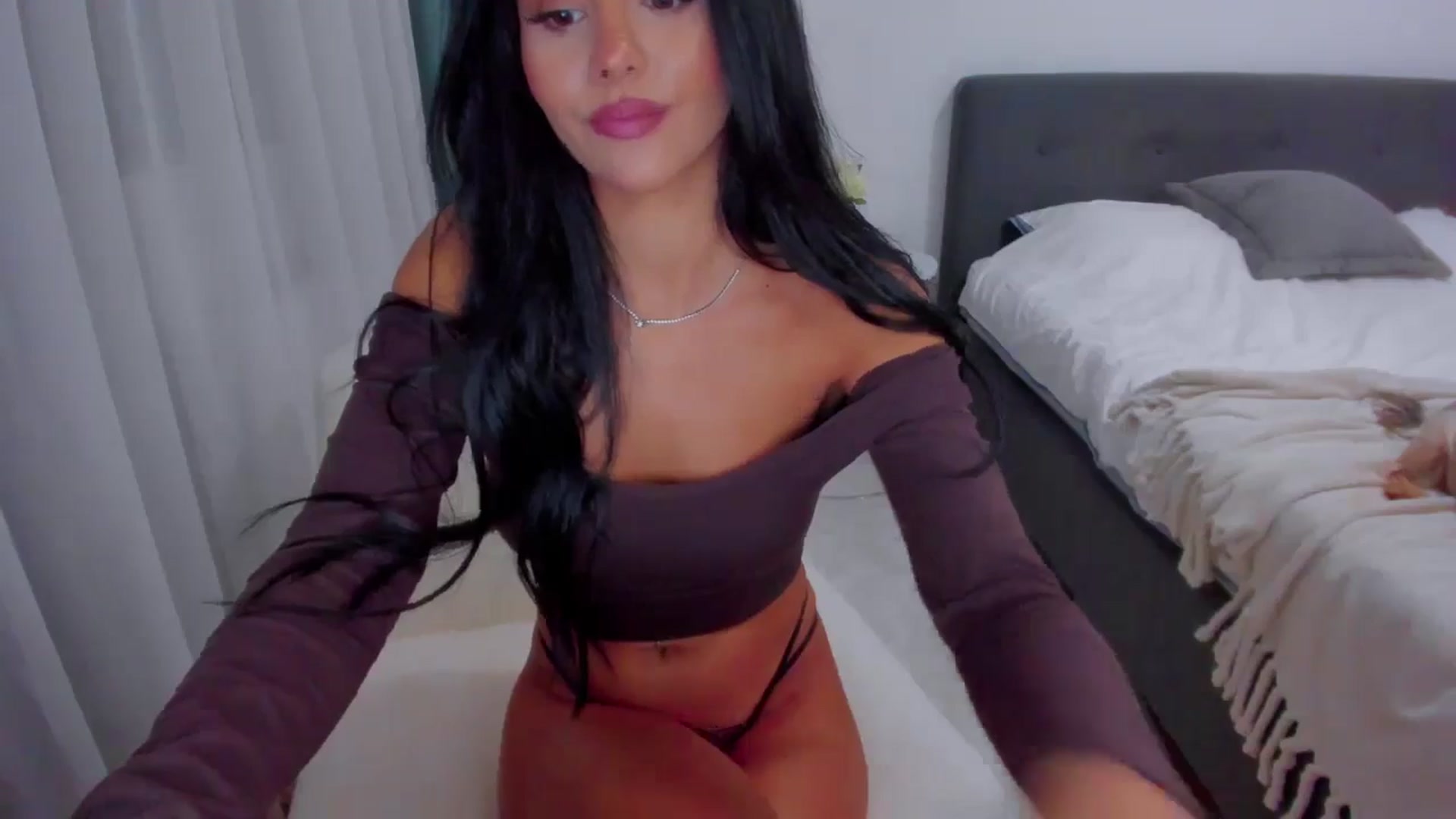 Gallery image thumbnail from Serenna__'s myfreecams stream on, 11/06/2024, 20:21 image 13 of 20