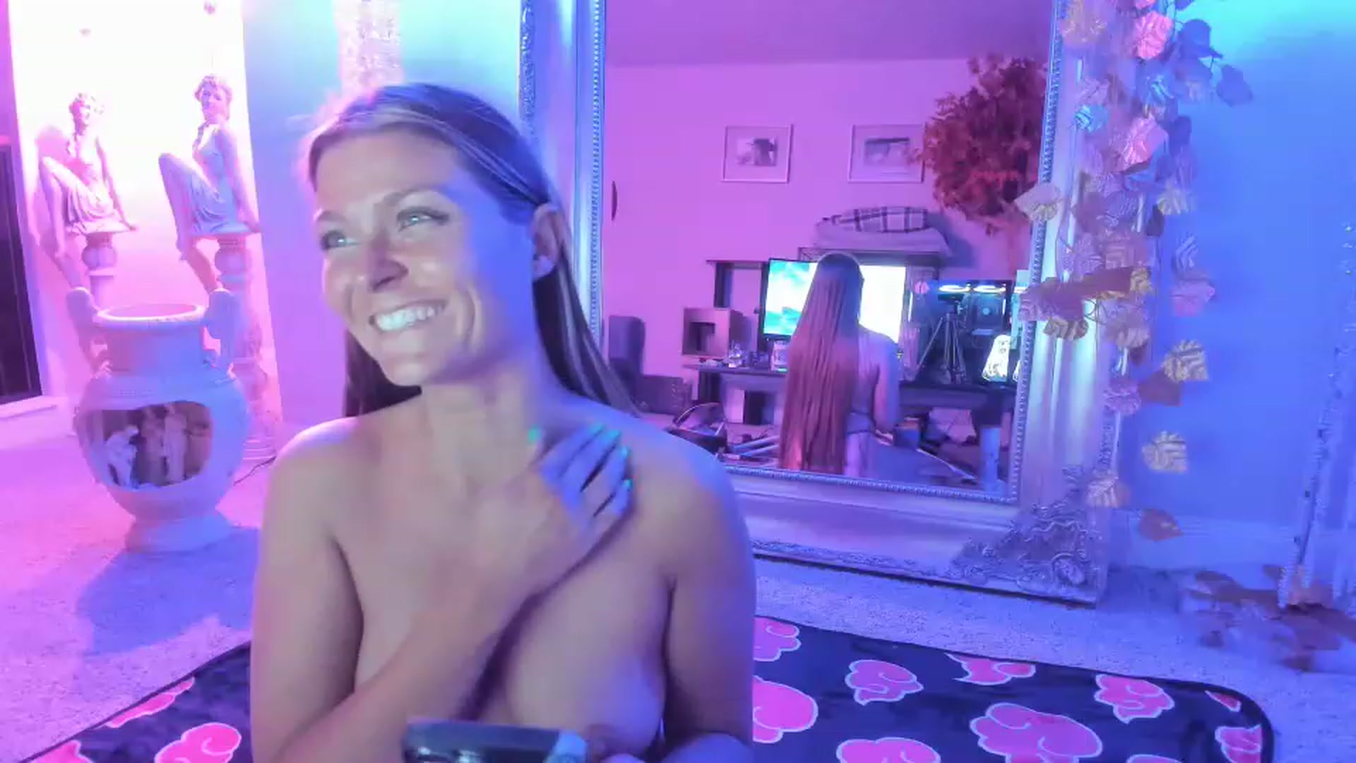 Gallery image thumbnail from Serina_'s myfreecams stream on, 11/19/2022, 10:26 image 12 of 20