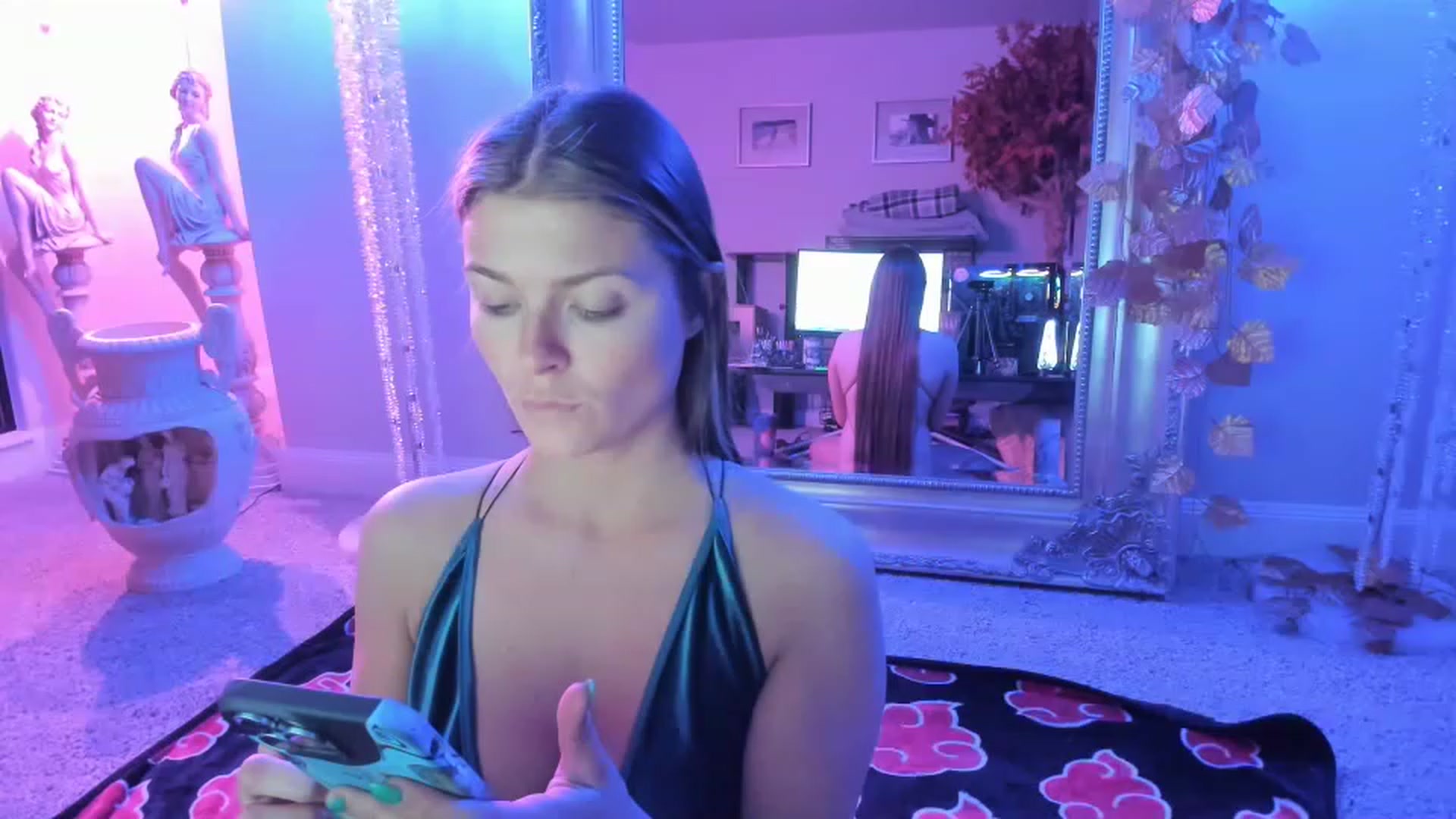 Gallery image thumbnail from Serina_'s myfreecams stream on, 11/21/2022, 04:39 image 10 of 20
