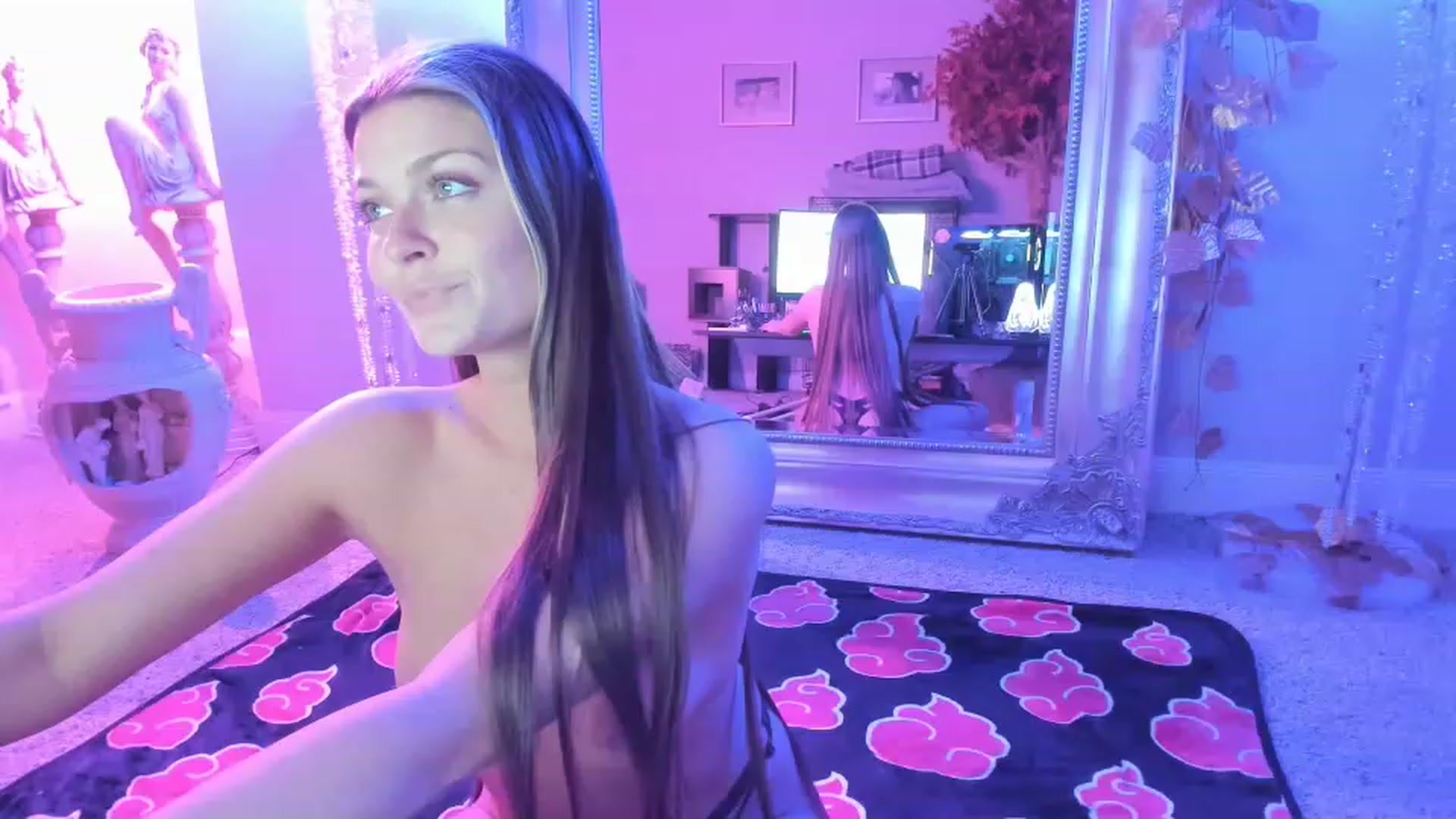Gallery image thumbnail from Serina_'s myfreecams stream on, 11/22/2022, 09:21 image 18 of 20