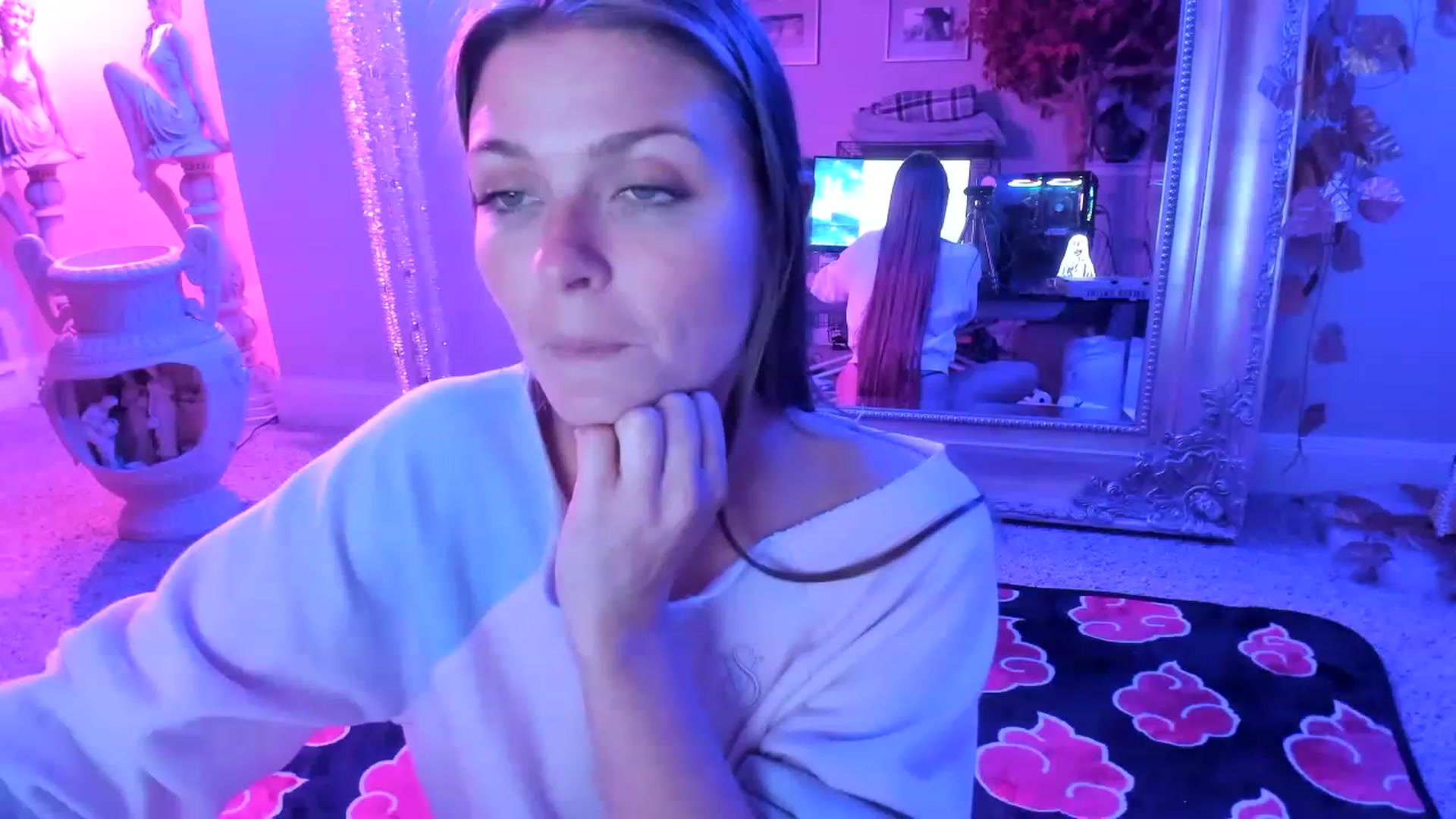 Gallery image thumbnail from Serina_'s myfreecams stream on, 11/22/2022, 11:14 image 6 of 20