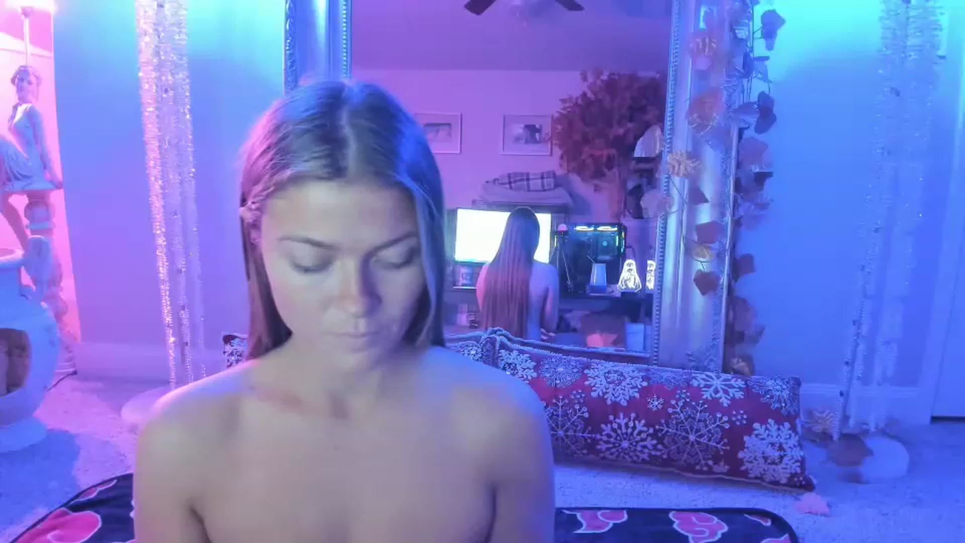 Gallery image thumbnail from Serina_'s myfreecams stream on, 11/27/2022, 09:26 image 4 of 20