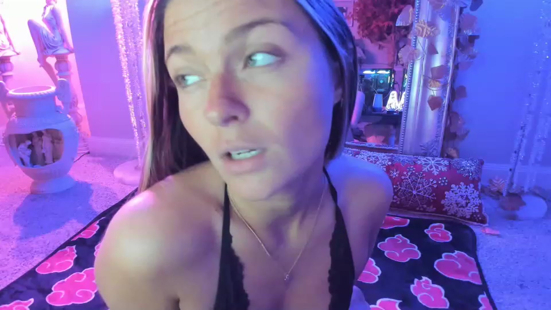 Gallery image thumbnail from Serina_'s myfreecams stream on, 12/01/2022, 08:08 image 8 of 20