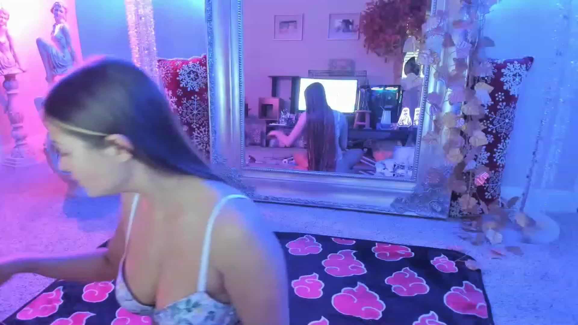 Gallery image thumbnail from Serina_'s myfreecams stream on, 12/05/2022, 17:12 image 9 of 20