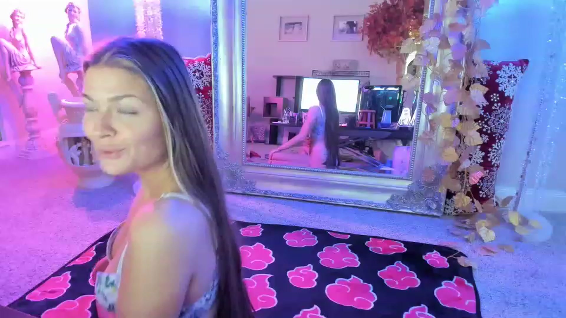 Gallery image thumbnail from Serina_'s myfreecams stream on, 12/05/2022, 20:18 image 9 of 20