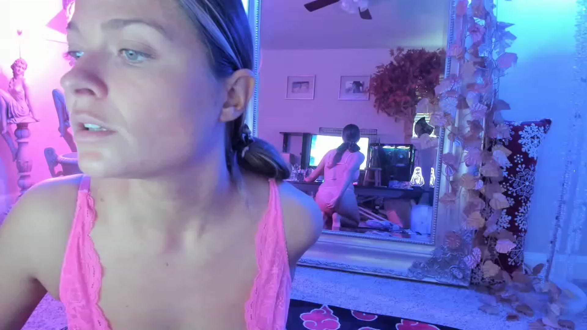 Gallery image thumbnail from Serina_'s myfreecams stream on, 12/06/2022, 18:53 image 3 of 20