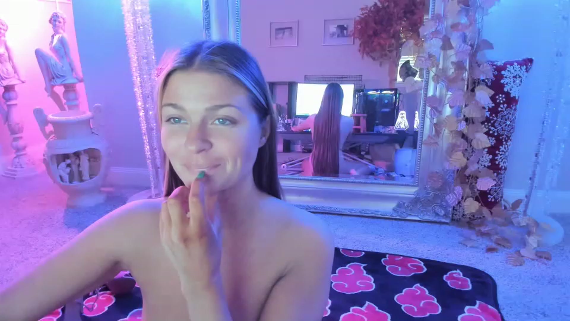 Gallery image thumbnail from Serina_'s myfreecams stream on, 12/06/2022, 18:53 image 6 of 20