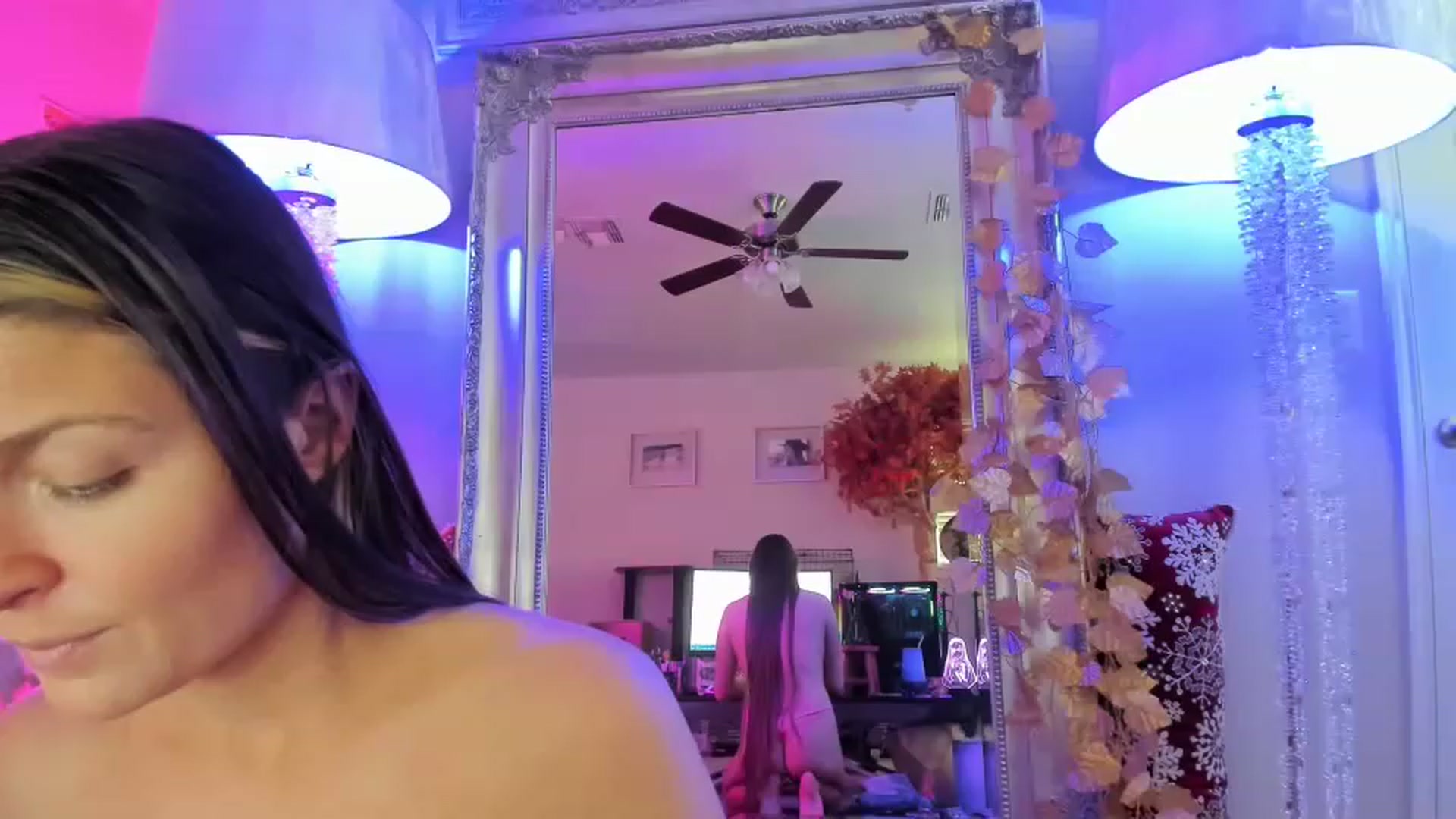 Gallery image thumbnail from Serina_'s myfreecams stream on, 12/06/2022, 21:08 image 10 of 20