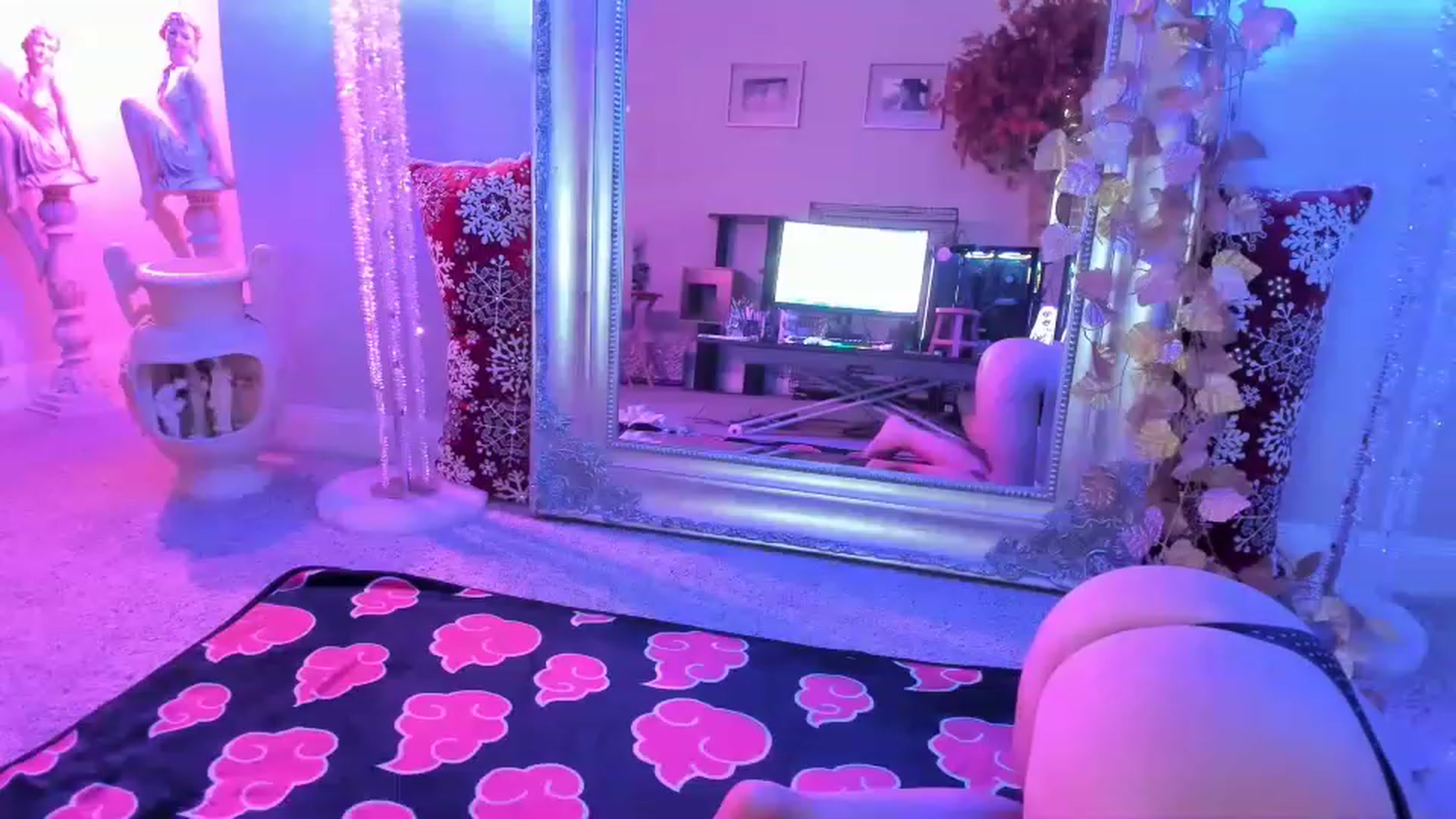 Gallery image thumbnail from Serina_'s myfreecams stream on, 12/07/2022, 15:49 image 12 of 20