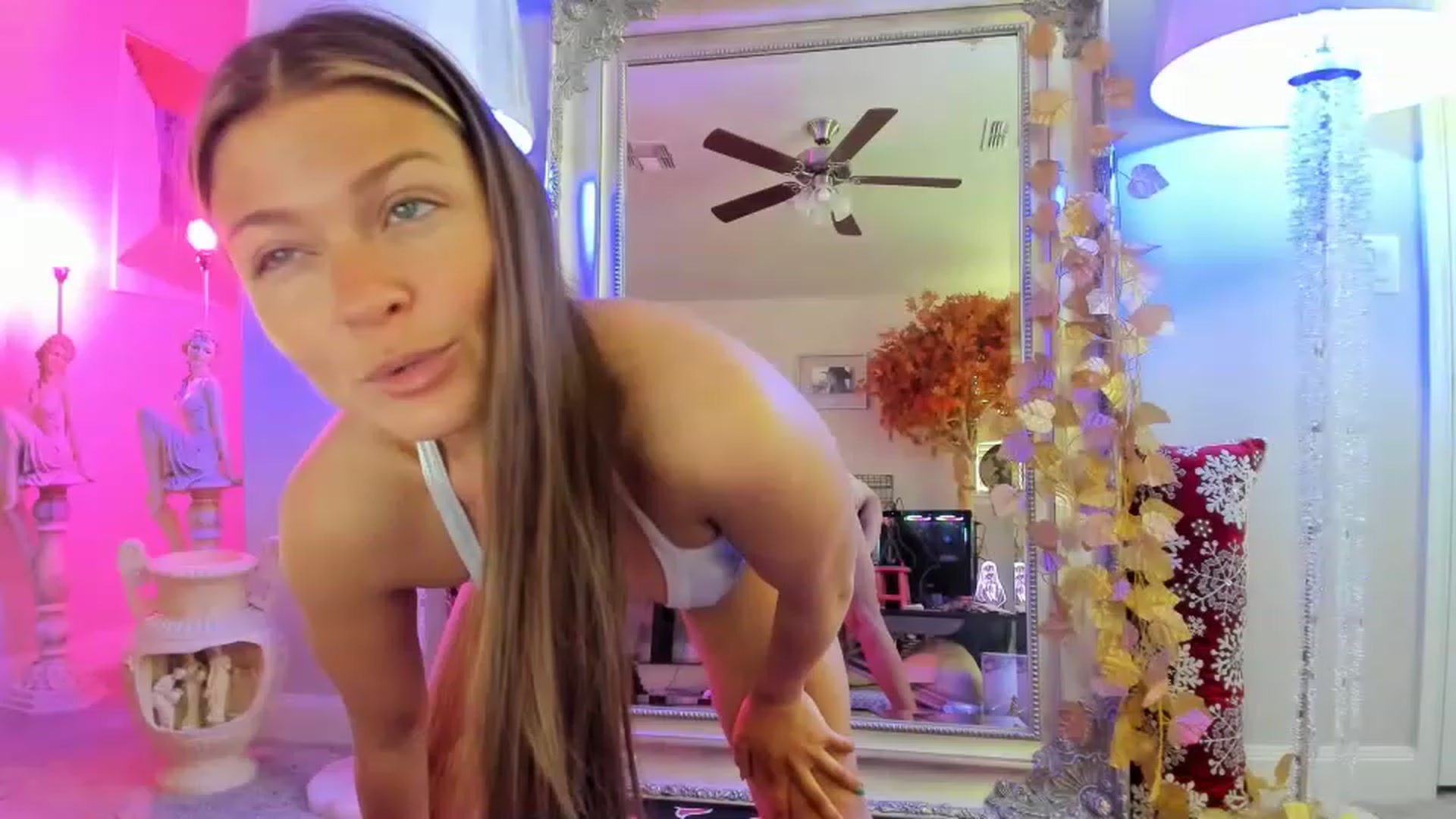 Gallery image thumbnail from Serina_'s myfreecams stream on, 12/07/2022, 16:27 image 16 of 20
