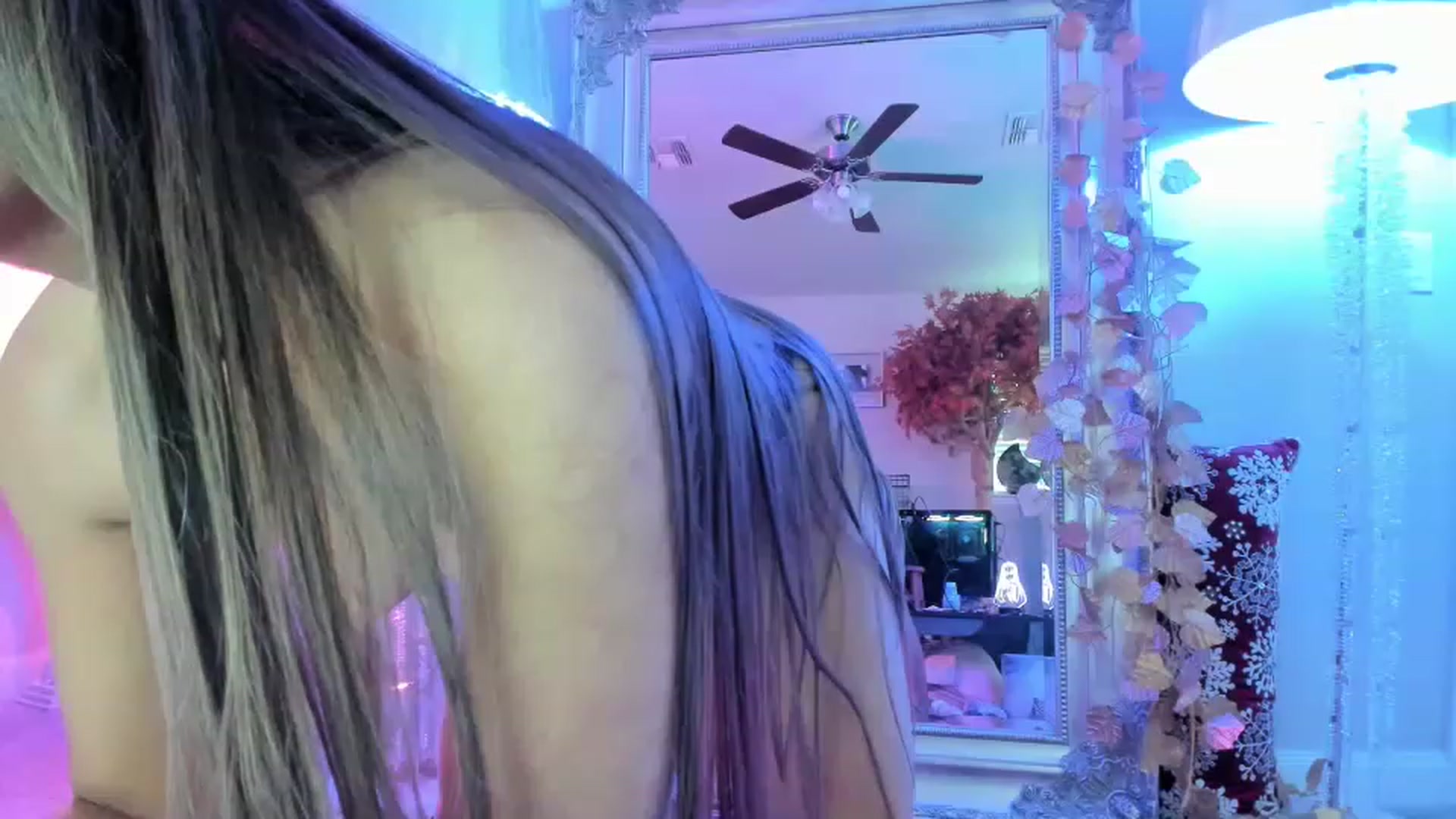Gallery image thumbnail from Serina_'s myfreecams stream on, 12/07/2022, 18:35 image 10 of 20