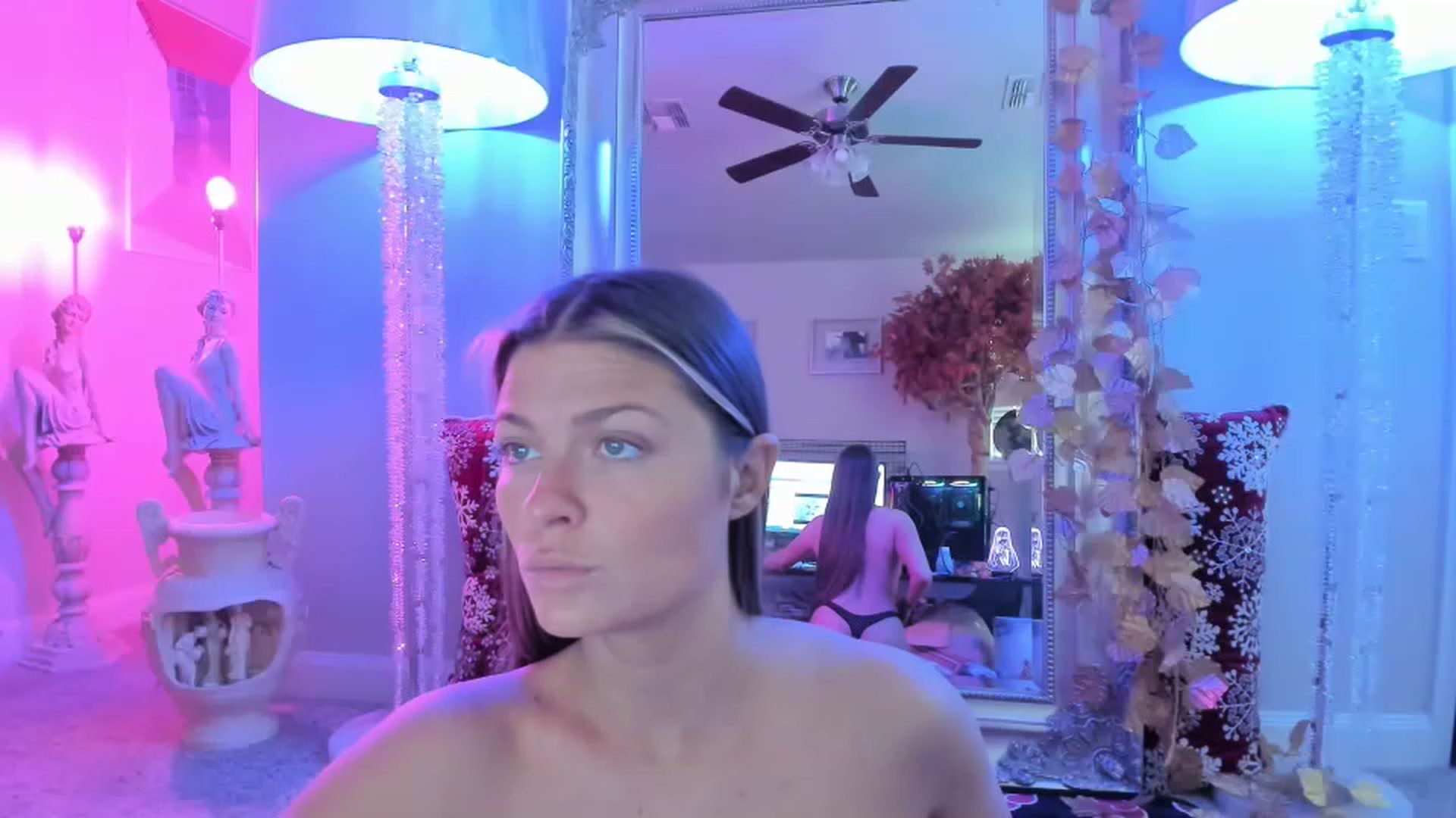 Gallery image thumbnail from Serina_'s myfreecams stream on, 12/07/2022, 18:35 image 3 of 20