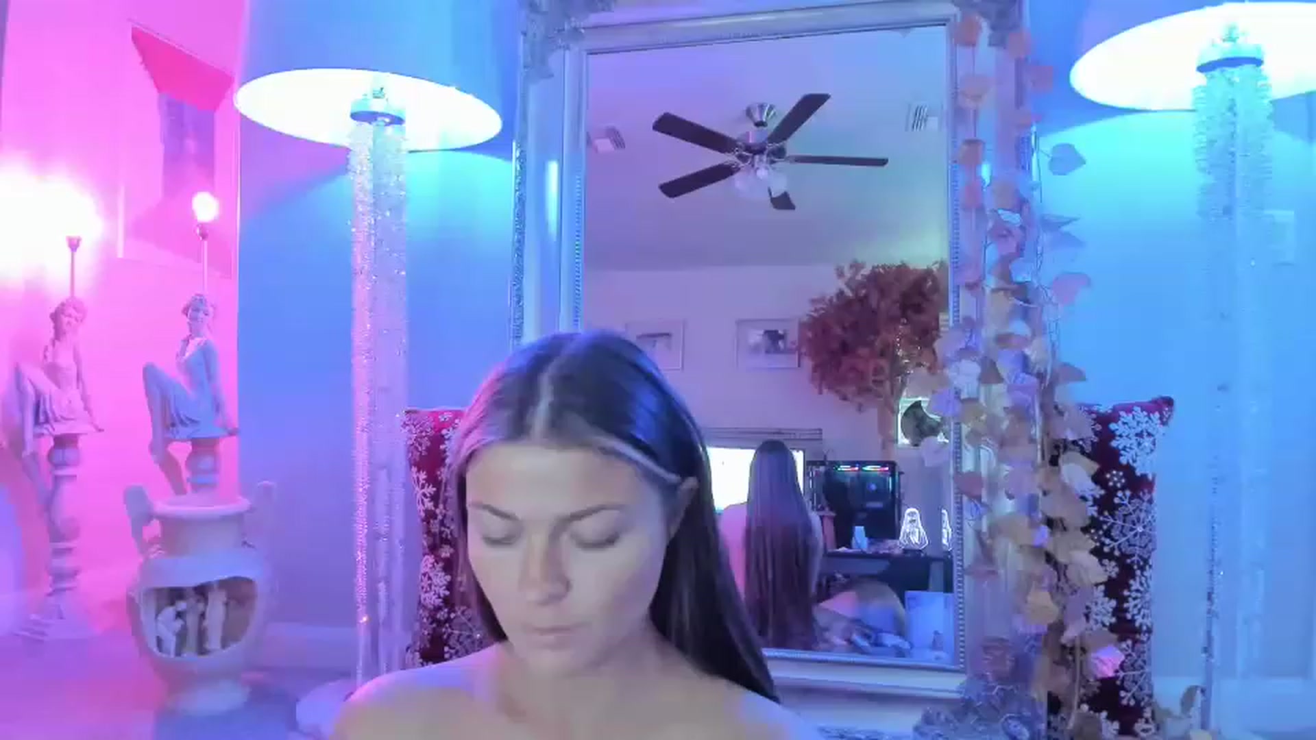Gallery image thumbnail from Serina_'s myfreecams stream on, 12/07/2022, 18:35 image 11 of 20