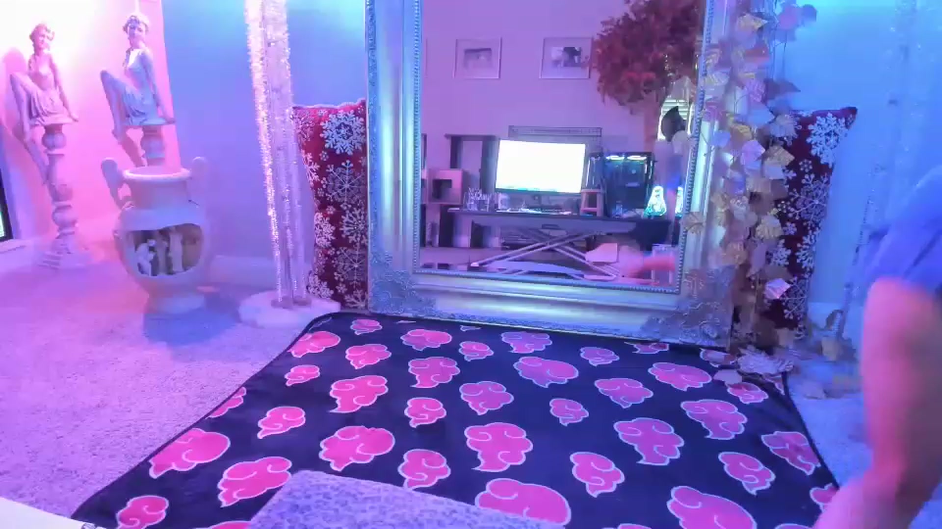 Gallery image thumbnail from Serina_'s myfreecams stream on, 12/08/2022, 14:49 image 17 of 20