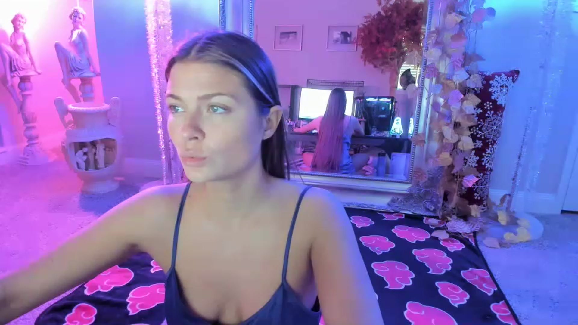 Gallery image thumbnail from Serina_'s myfreecams stream on, 12/08/2022, 16:08 image 5 of 20