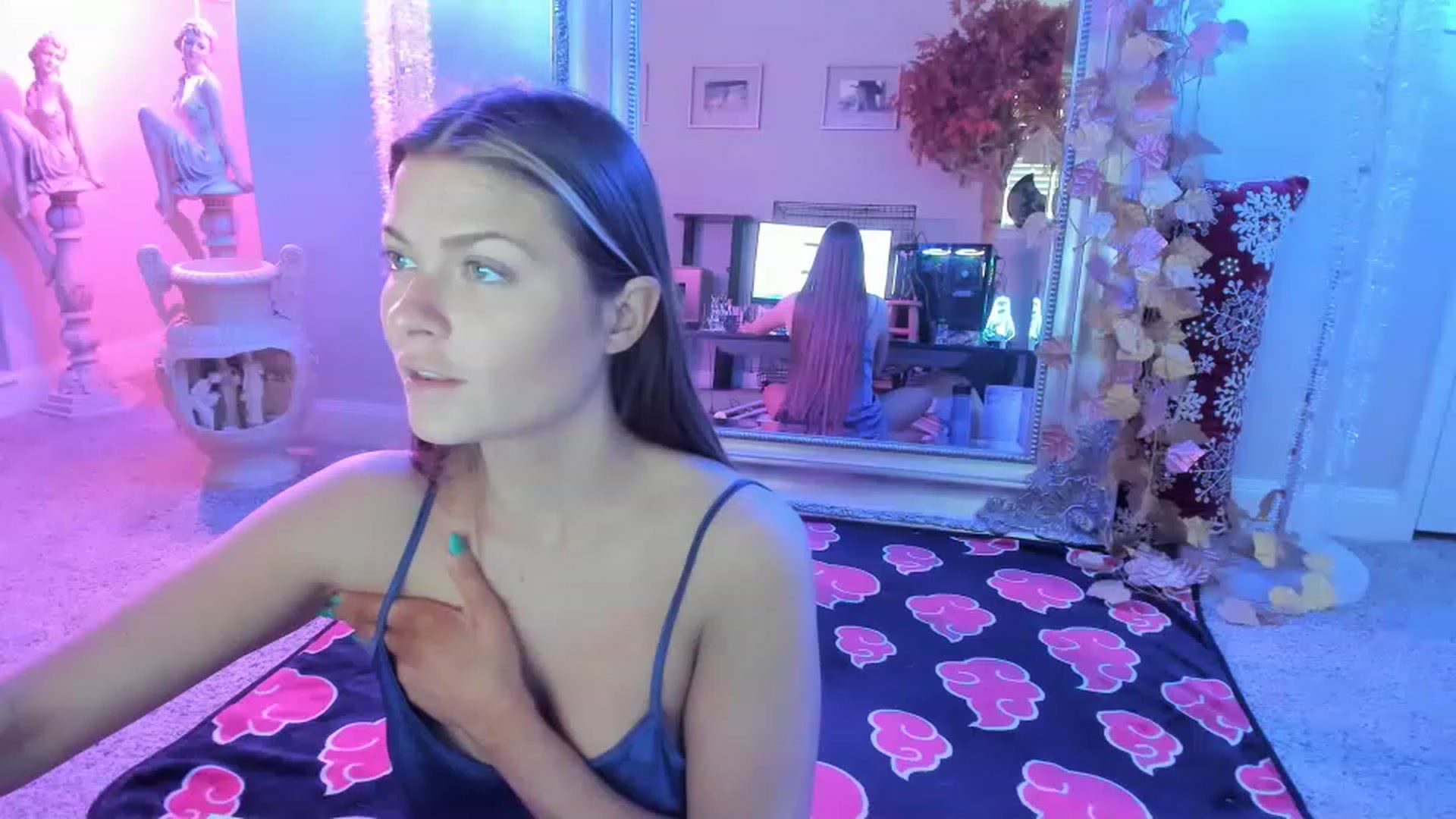 Gallery image thumbnail from Serina_'s myfreecams stream on, 12/08/2022, 16:08 image 1 of 20