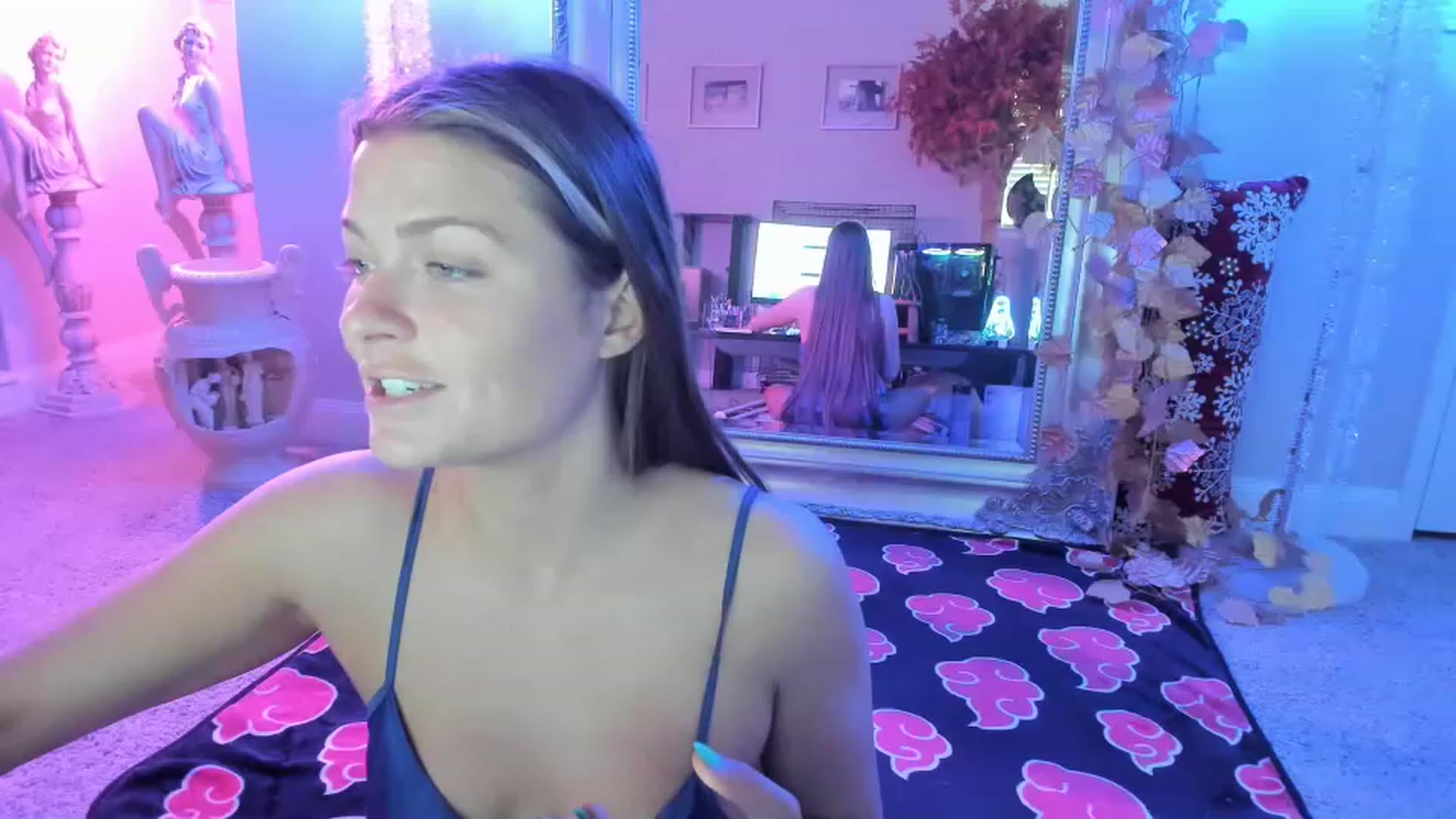 Gallery image thumbnail from Serina_'s myfreecams stream on, 12/08/2022, 16:08 image 15 of 20