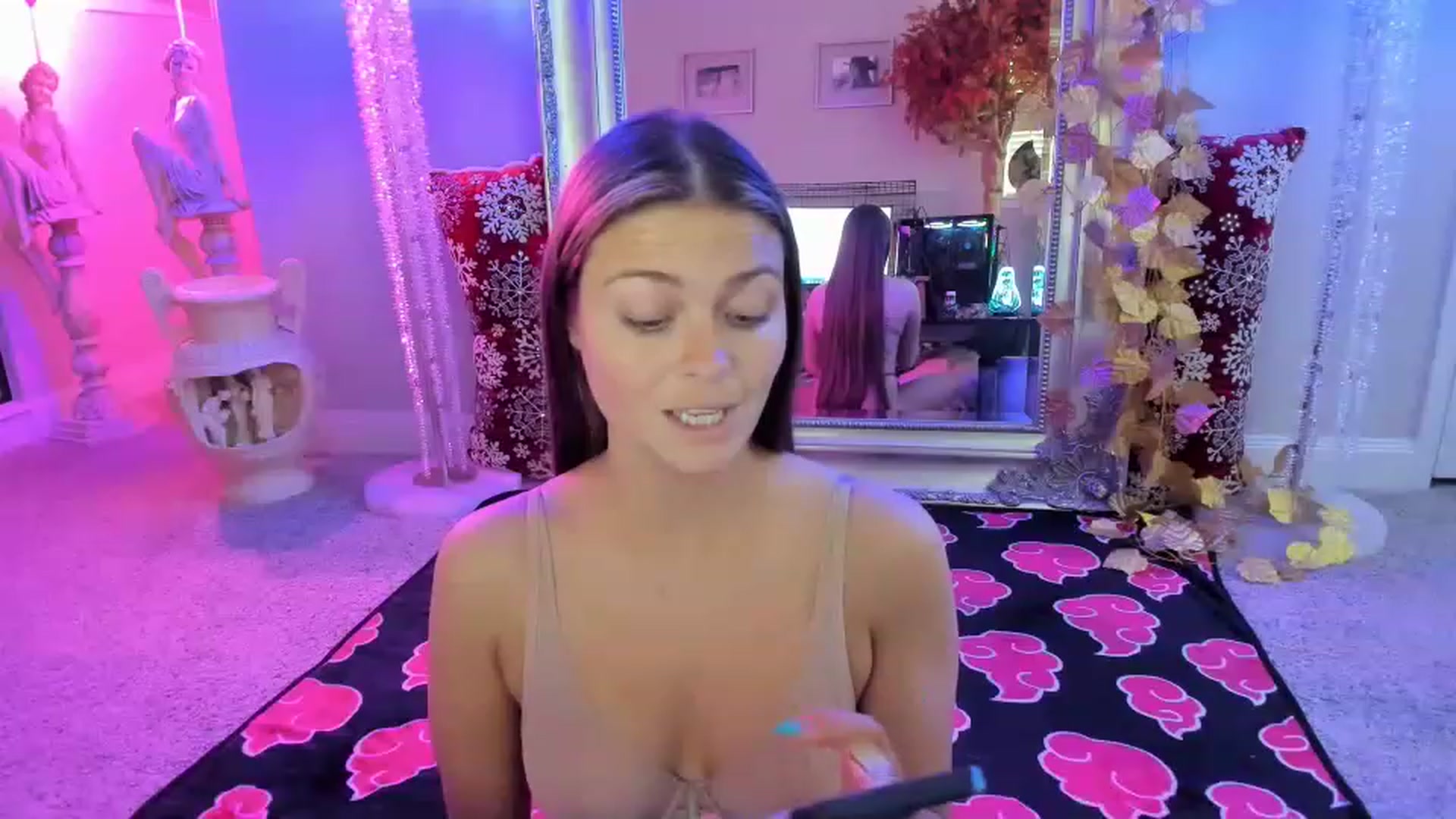 Gallery image thumbnail from Serina_'s myfreecams stream on, 12/08/2022, 19:01 image 18 of 20