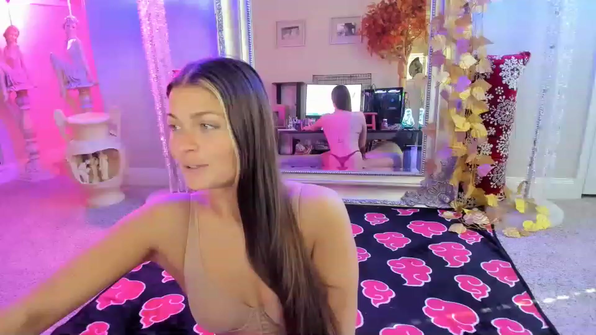 Gallery image thumbnail from Serina_'s myfreecams stream on, 12/08/2022, 19:01 image 10 of 20