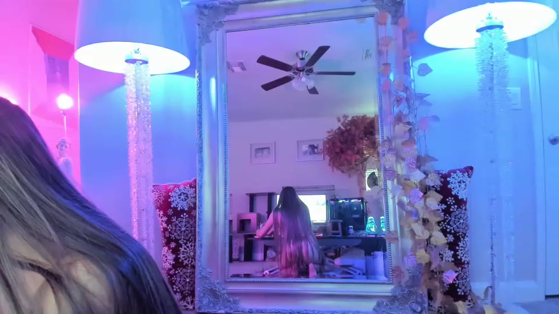 Gallery image thumbnail from Serina_'s myfreecams stream on, 12/08/2022, 20:13 image 18 of 20