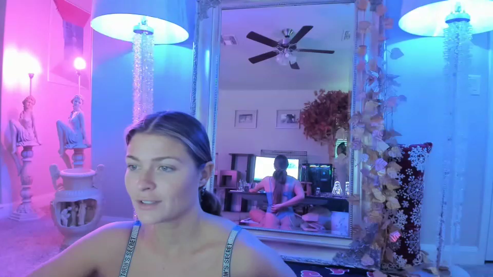 Gallery image thumbnail from Serina_'s myfreecams stream on, 12/09/2022, 15:01 image 9 of 20