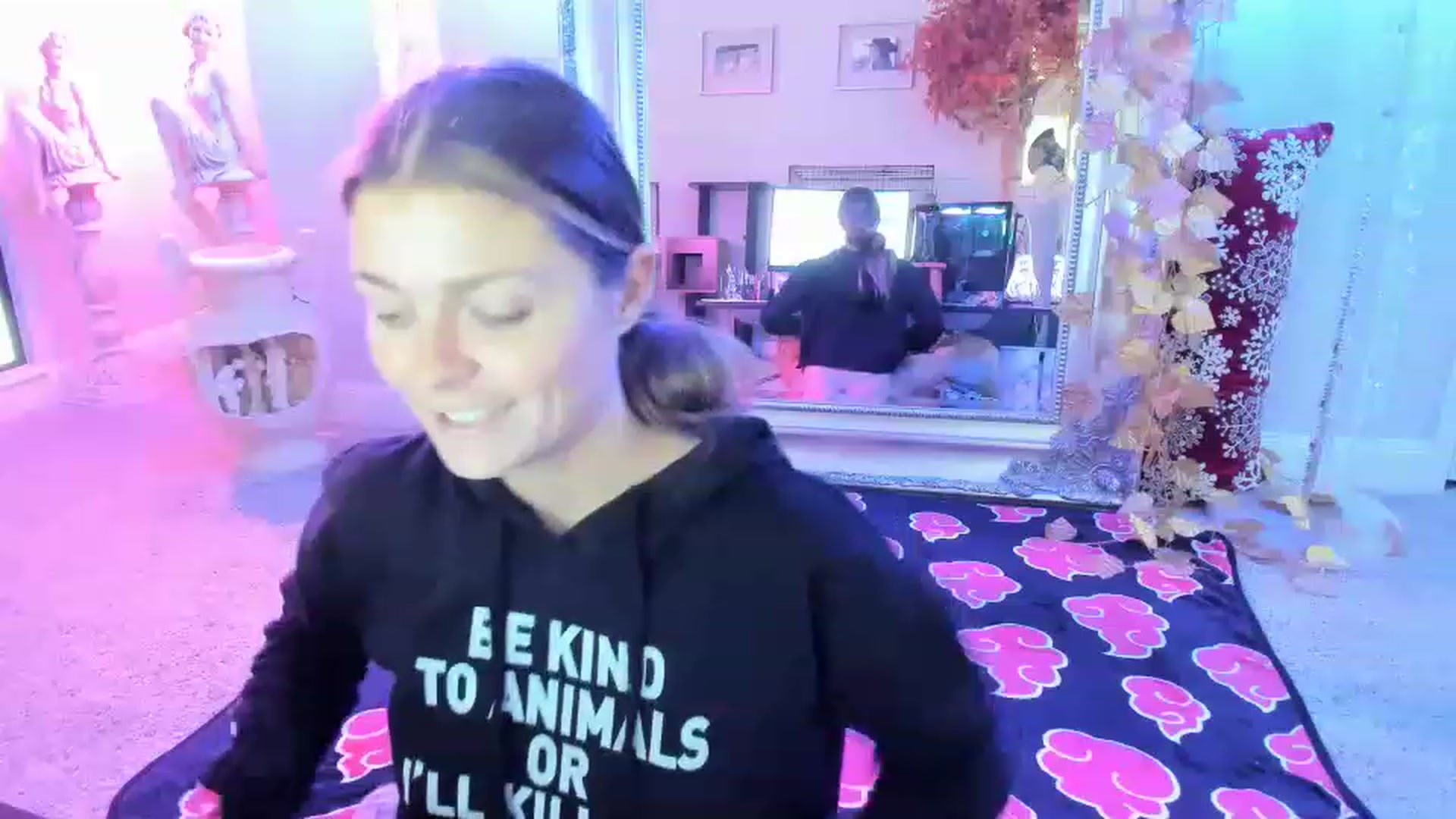 Gallery image thumbnail from Serina_'s myfreecams stream on, 12/09/2022, 20:09 image 6 of 20