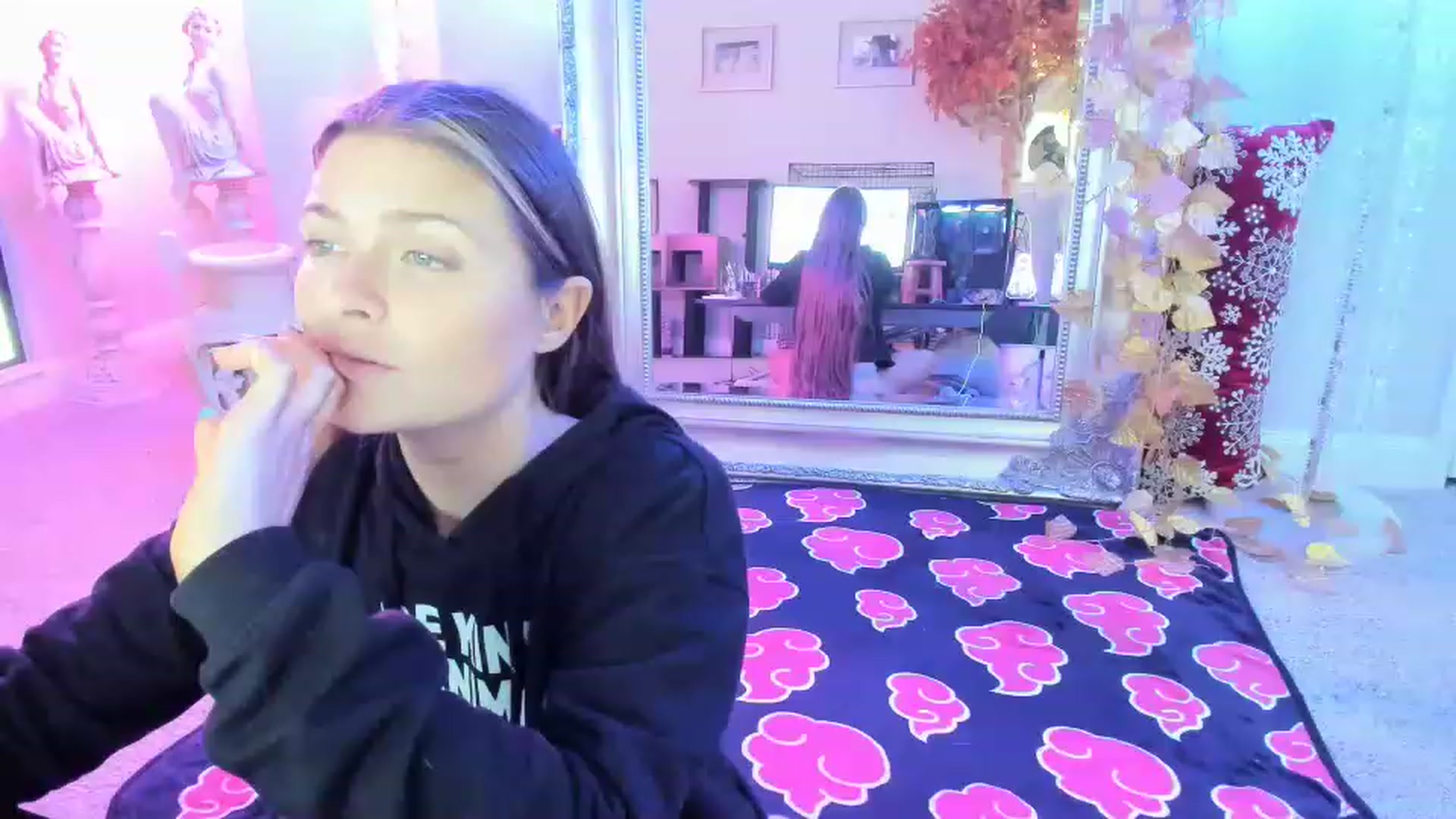 Gallery image thumbnail from Serina_'s myfreecams stream on, 12/09/2022, 20:09 image 17 of 20