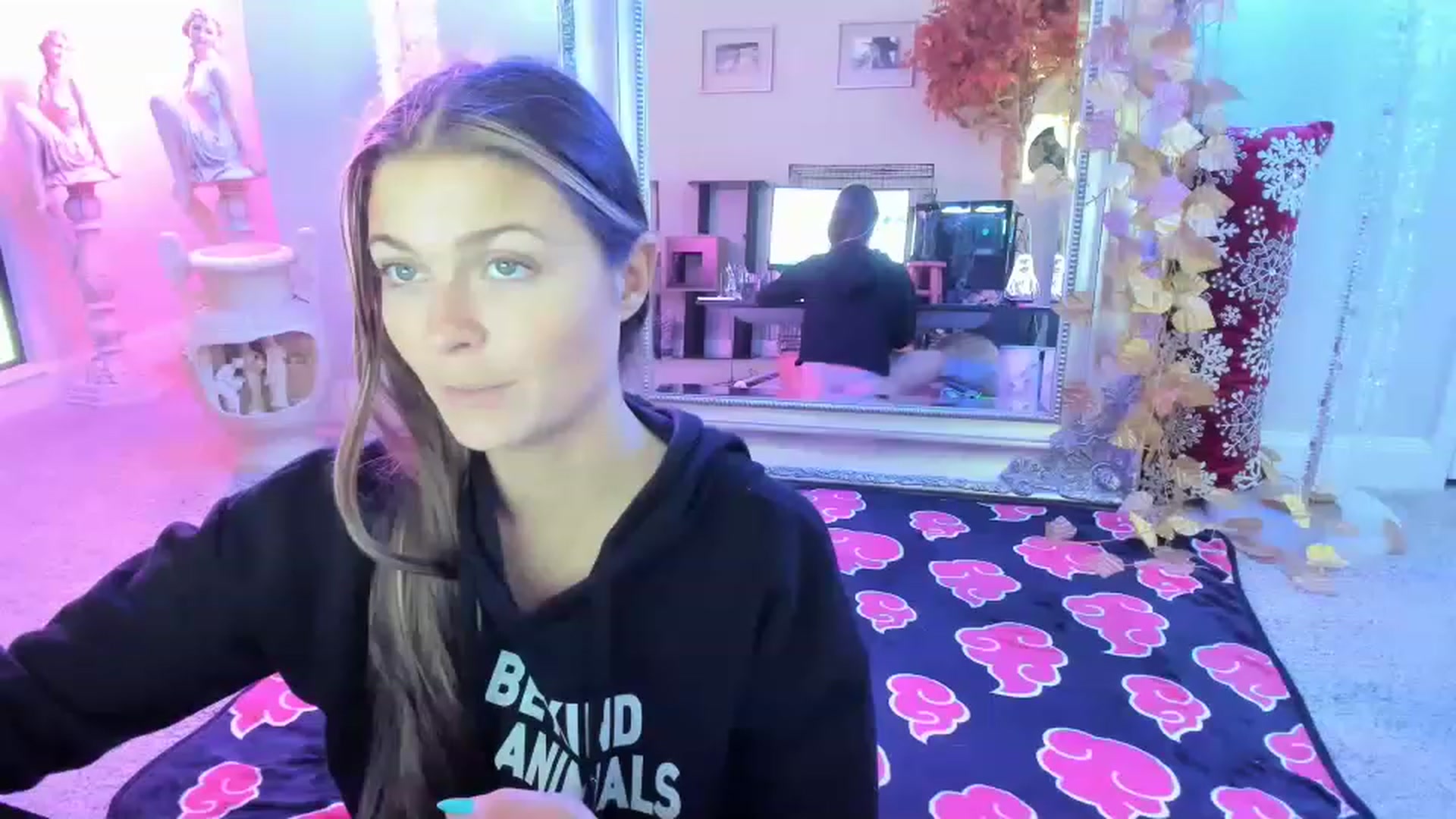 Gallery image thumbnail from Serina_'s myfreecams stream on, 12/09/2022, 20:09 image 9 of 20