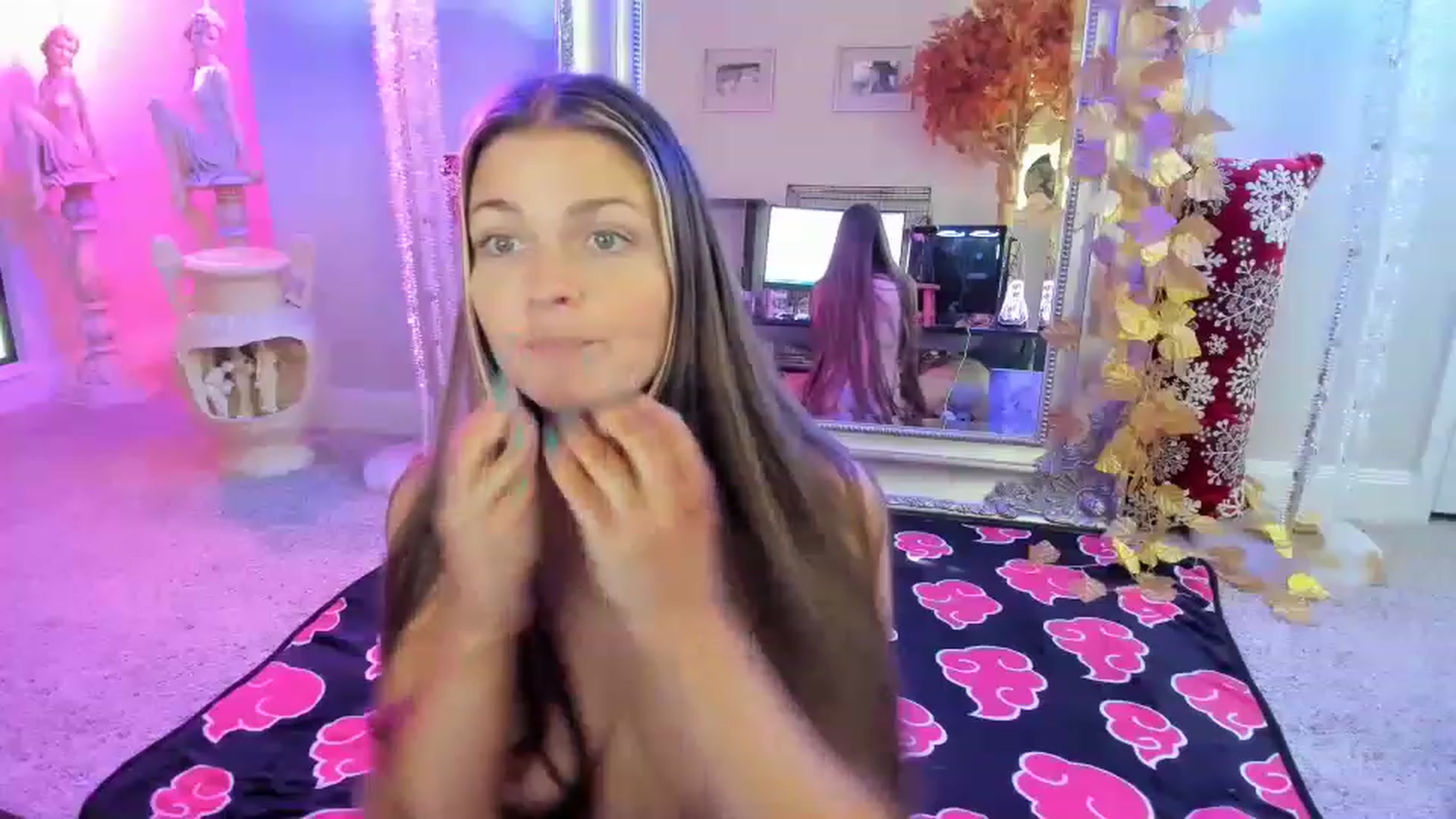 Gallery image thumbnail from Serina_'s myfreecams stream on, 12/09/2022, 21:18 image 3 of 20