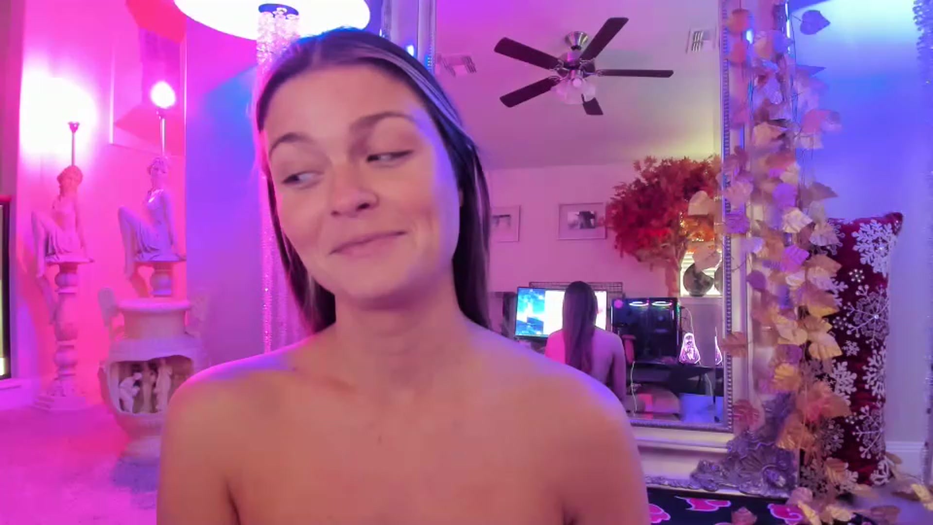 Gallery image thumbnail from Serina_'s myfreecams stream on, 12/09/2022, 21:18 image 14 of 20