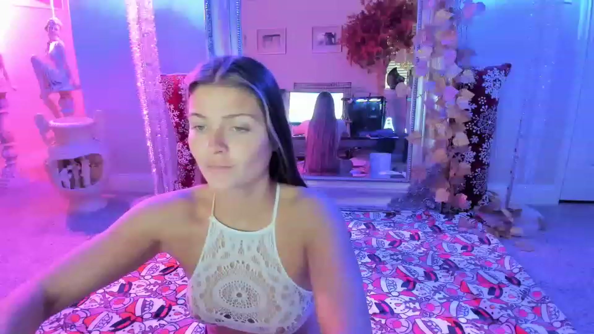 Gallery image thumbnail from Serina_'s myfreecams stream on, 12/10/2022, 14:39 image 17 of 20