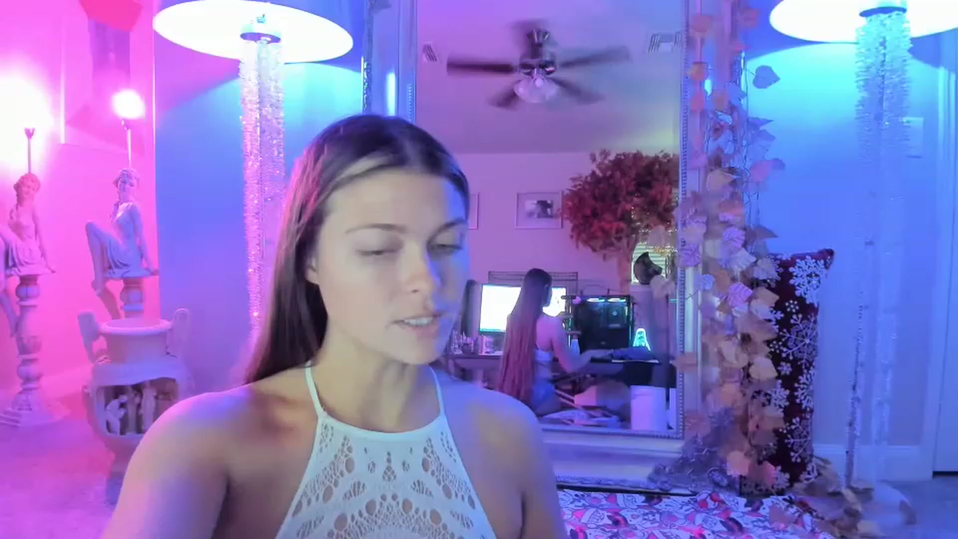 Gallery image thumbnail from Serina_'s myfreecams stream on, 12/10/2022, 15:29 image 15 of 20