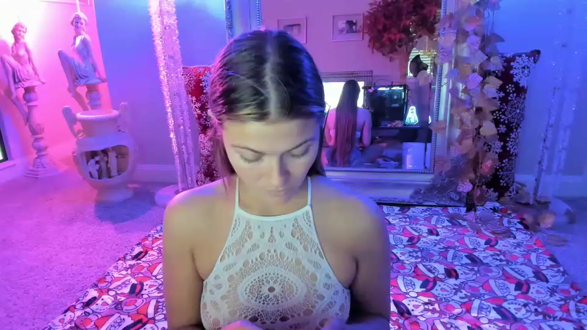 Gallery image thumbnail from Serina_'s myfreecams stream on, 12/10/2022, 19:36 image 4 of 20