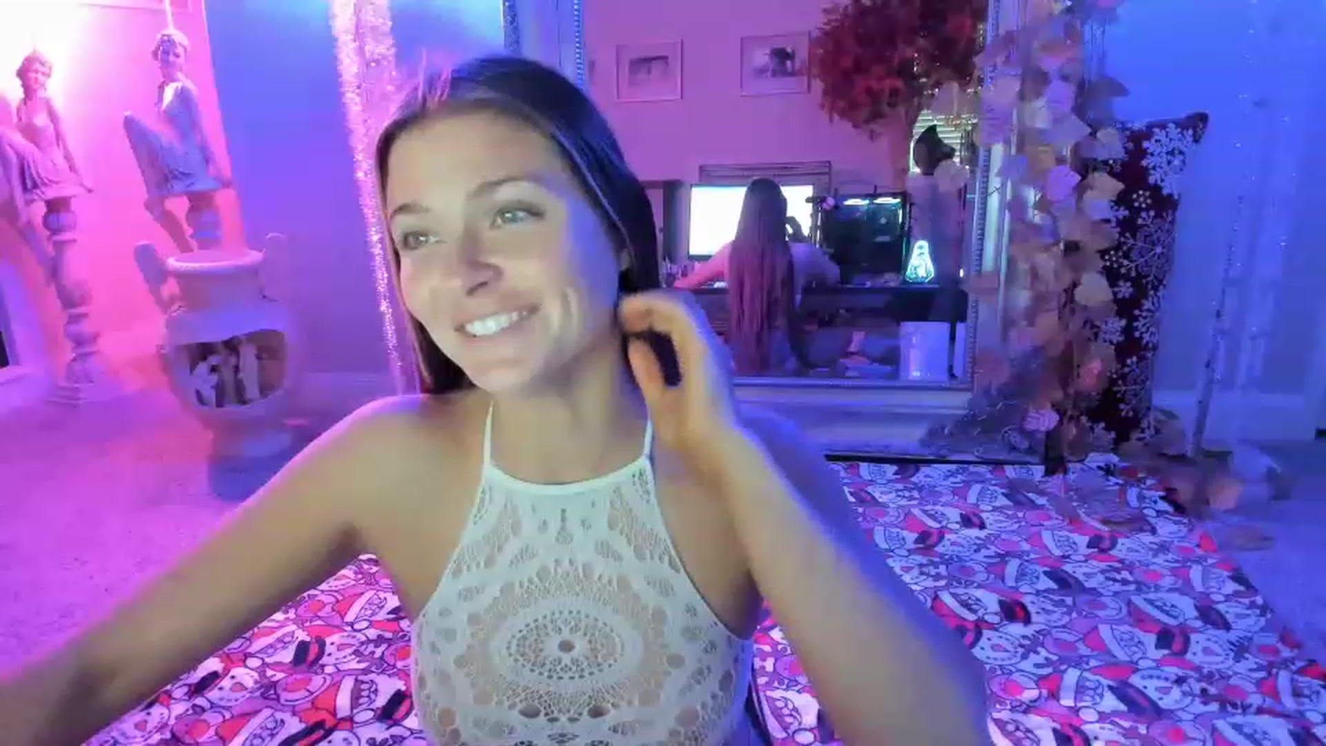 Gallery image thumbnail from Serina_'s myfreecams stream on, 12/10/2022, 19:36 image 5 of 20