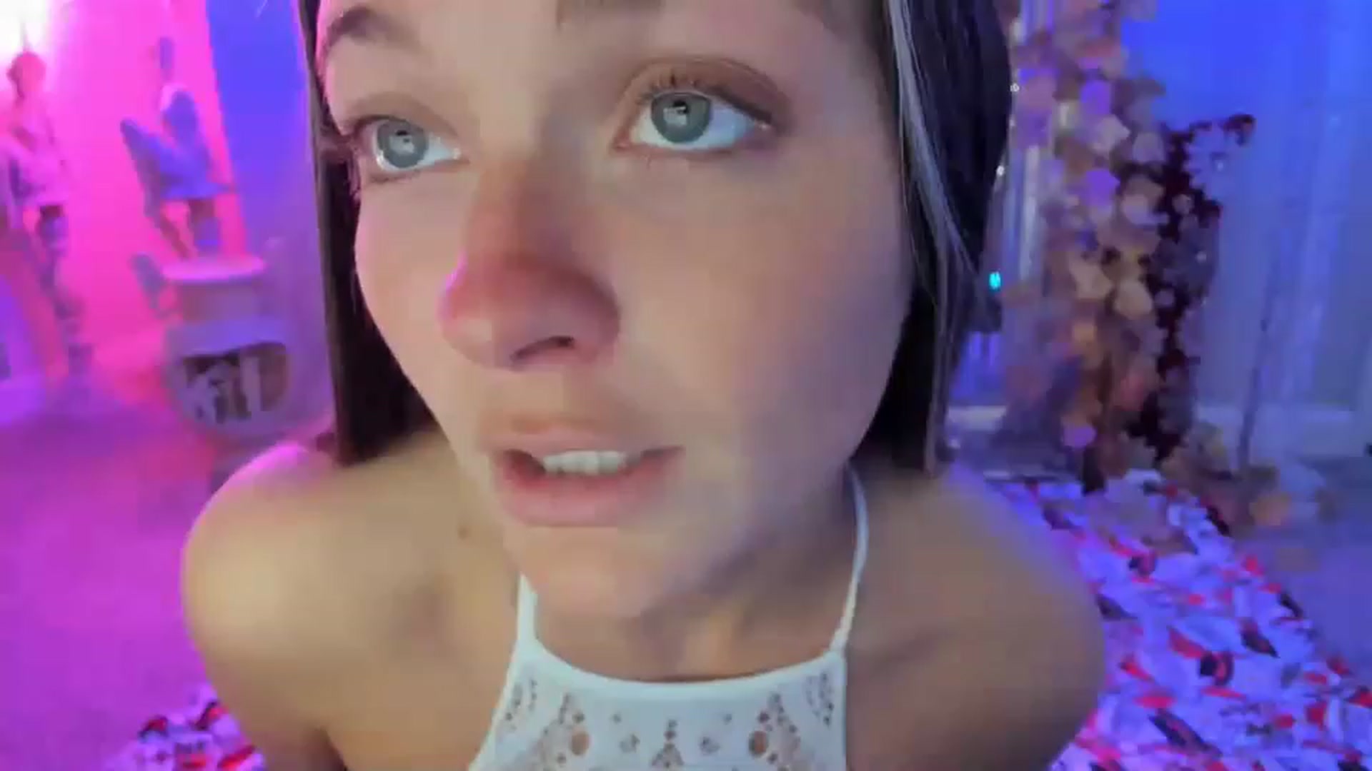 Gallery image thumbnail from Serina_'s myfreecams stream on, 12/10/2022, 20:44 image 2 of 20