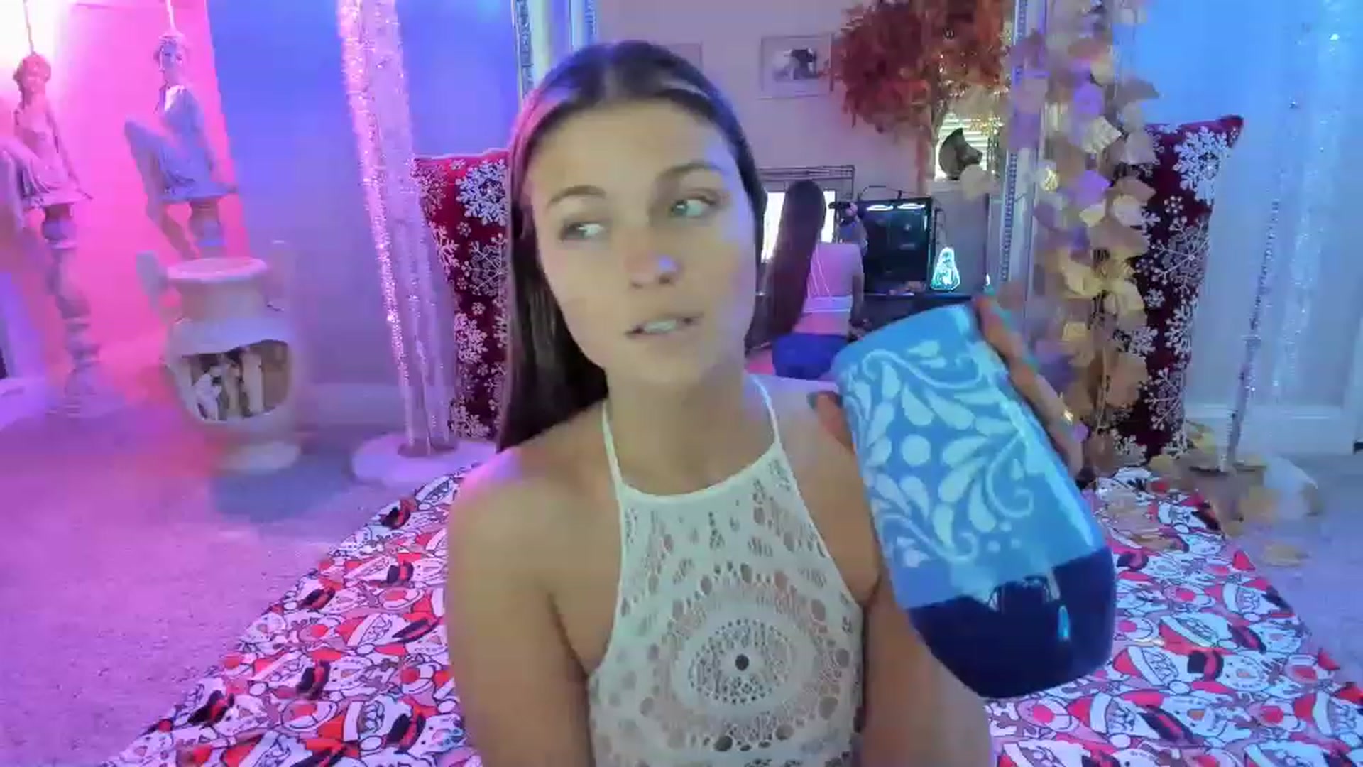 Gallery image thumbnail from Serina_'s myfreecams stream on, 12/10/2022, 20:44 image 7 of 20