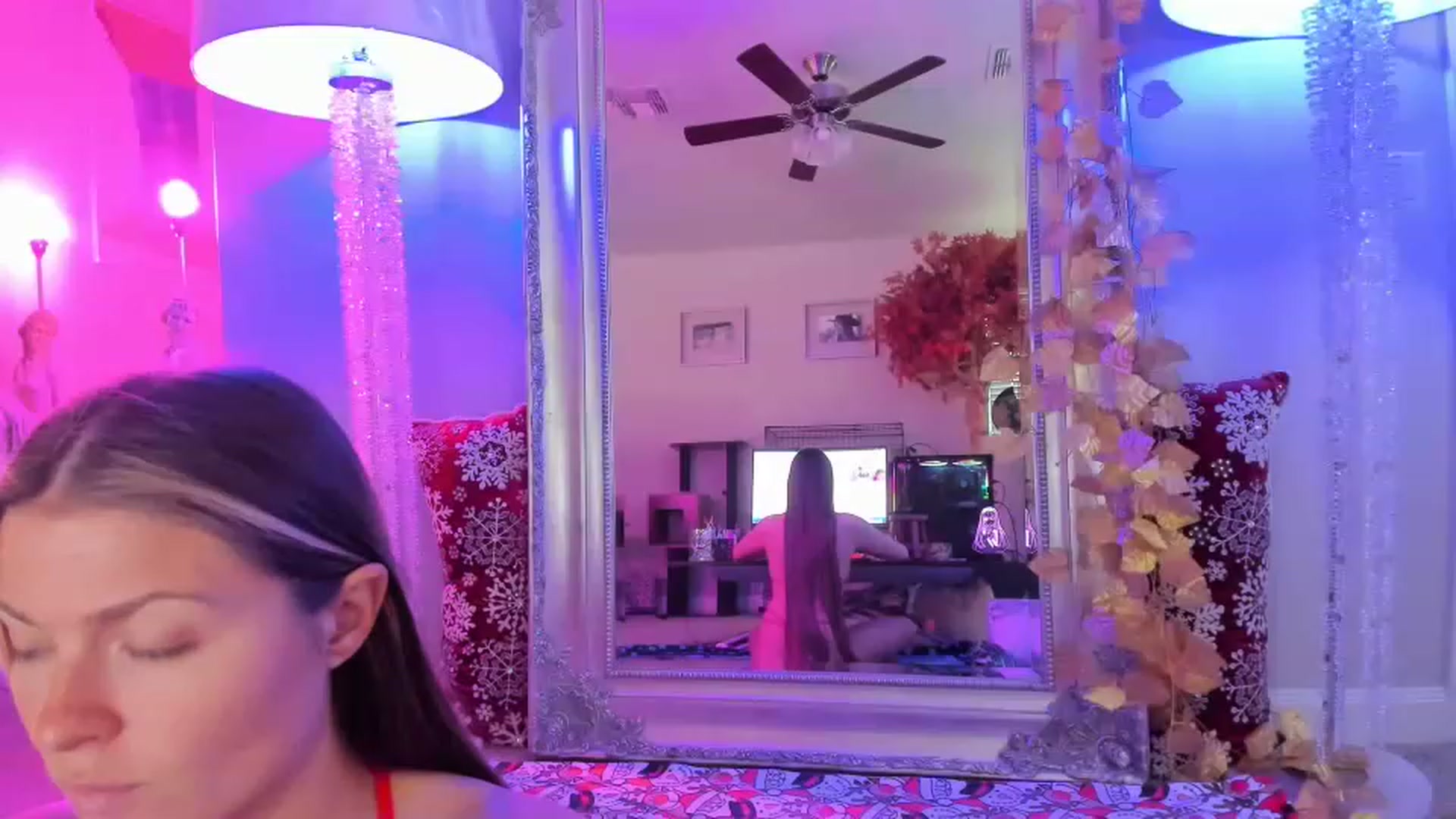 Gallery image thumbnail from Serina_'s myfreecams stream on, 12/15/2022, 15:28 image 9 of 20