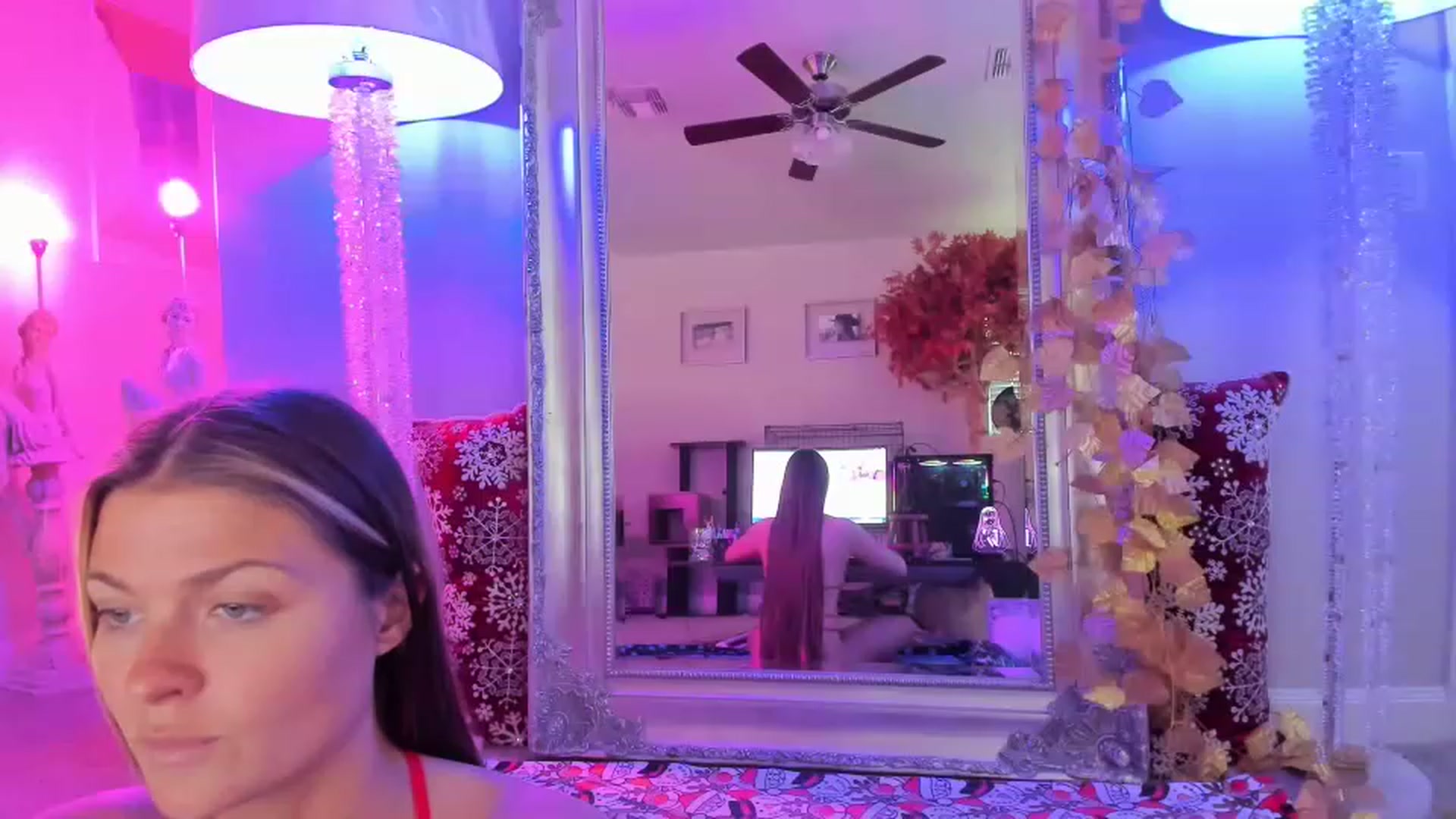 Gallery image thumbnail from Serina_'s myfreecams stream on, 12/15/2022, 15:28 image 11 of 20