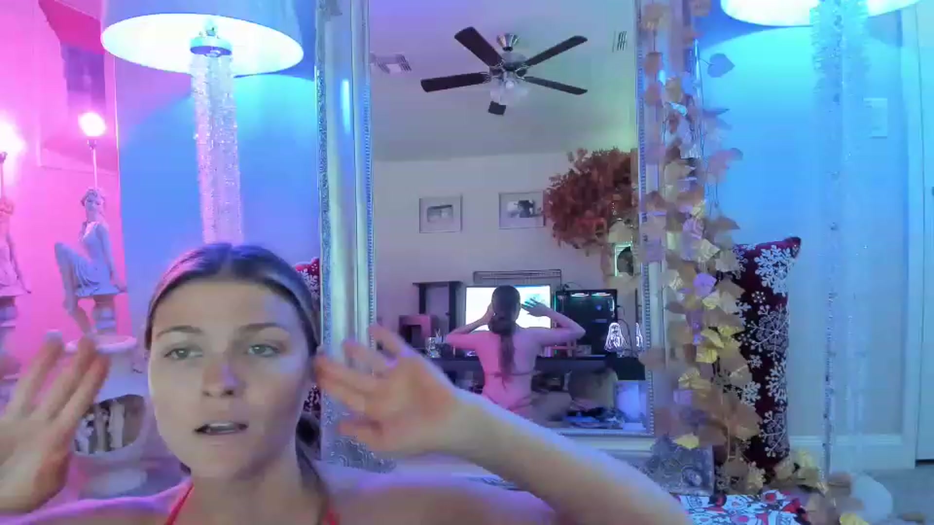 Gallery image thumbnail from Serina_'s myfreecams stream on, 12/15/2022, 15:59 image 8 of 20