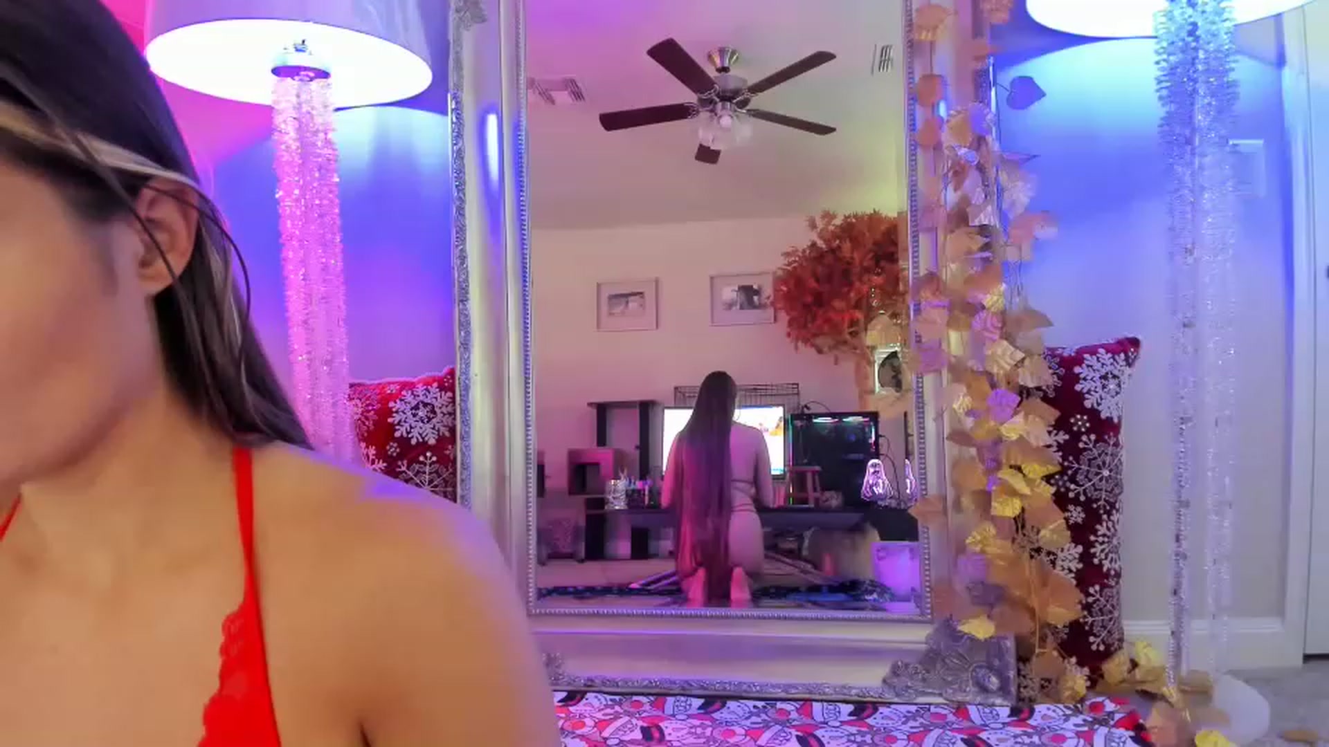 Gallery image thumbnail from Serina_'s myfreecams stream on, 12/15/2022, 15:59 image 12 of 20