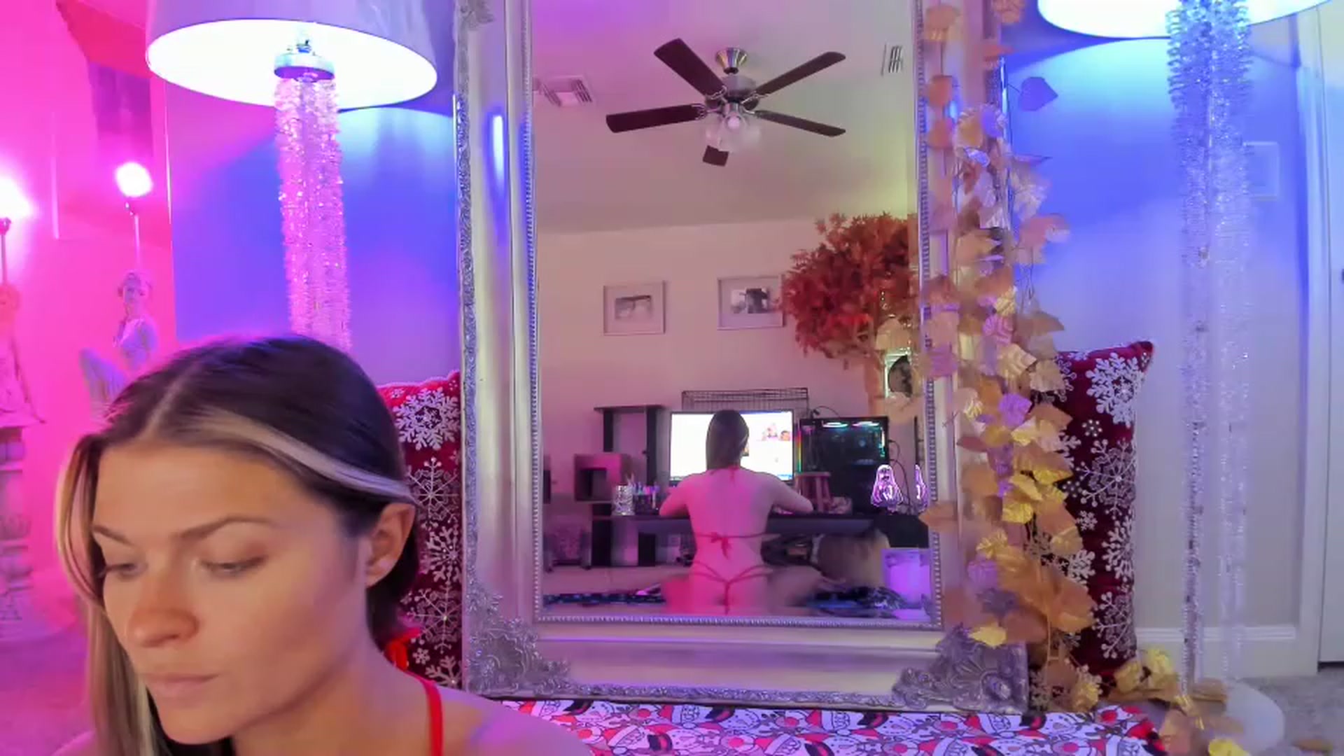 Gallery image thumbnail from Serina_'s myfreecams stream on, 12/15/2022, 15:59 image 10 of 20
