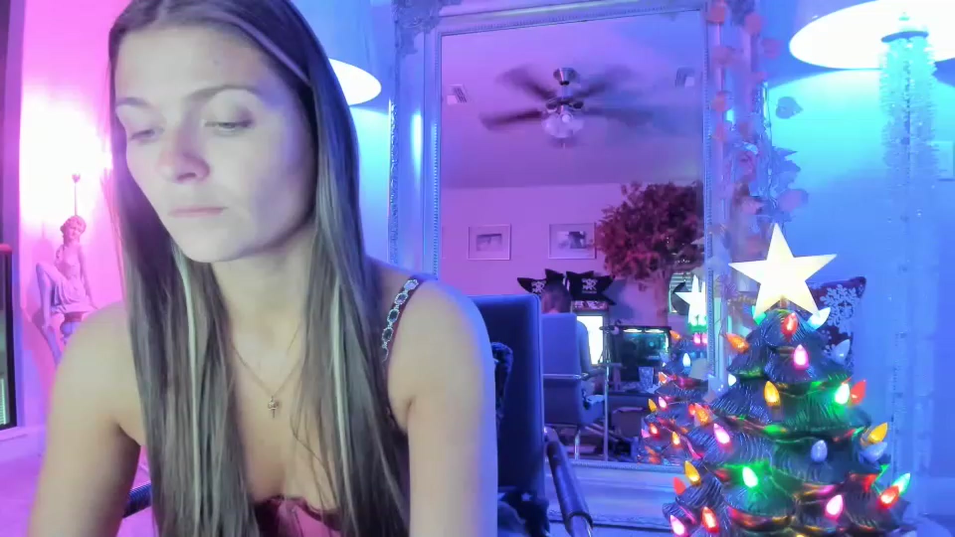Gallery image thumbnail from Serina_'s myfreecams stream on, 12/19/2022, 15:30 image 20 of 20