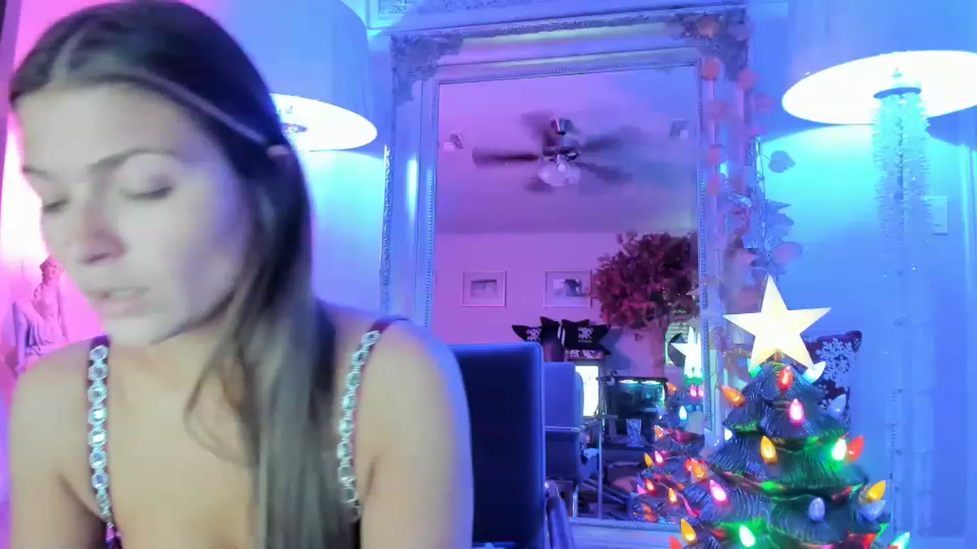 Gallery image thumbnail from Serina_'s myfreecams stream on, 12/19/2022, 15:30 image 7 of 20