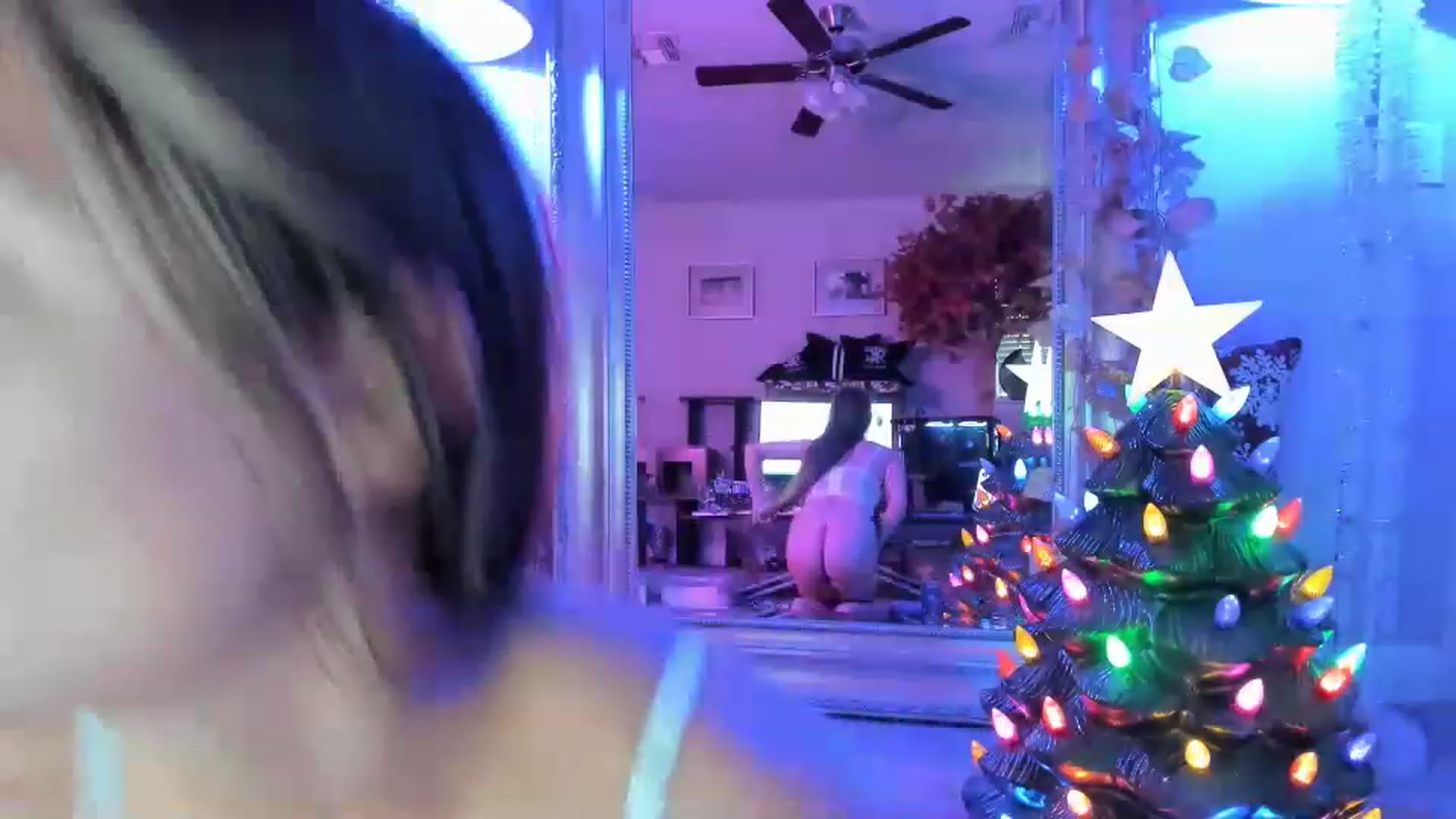 Gallery image thumbnail from Serina_'s myfreecams stream on, 12/20/2022, 20:22 image 8 of 20