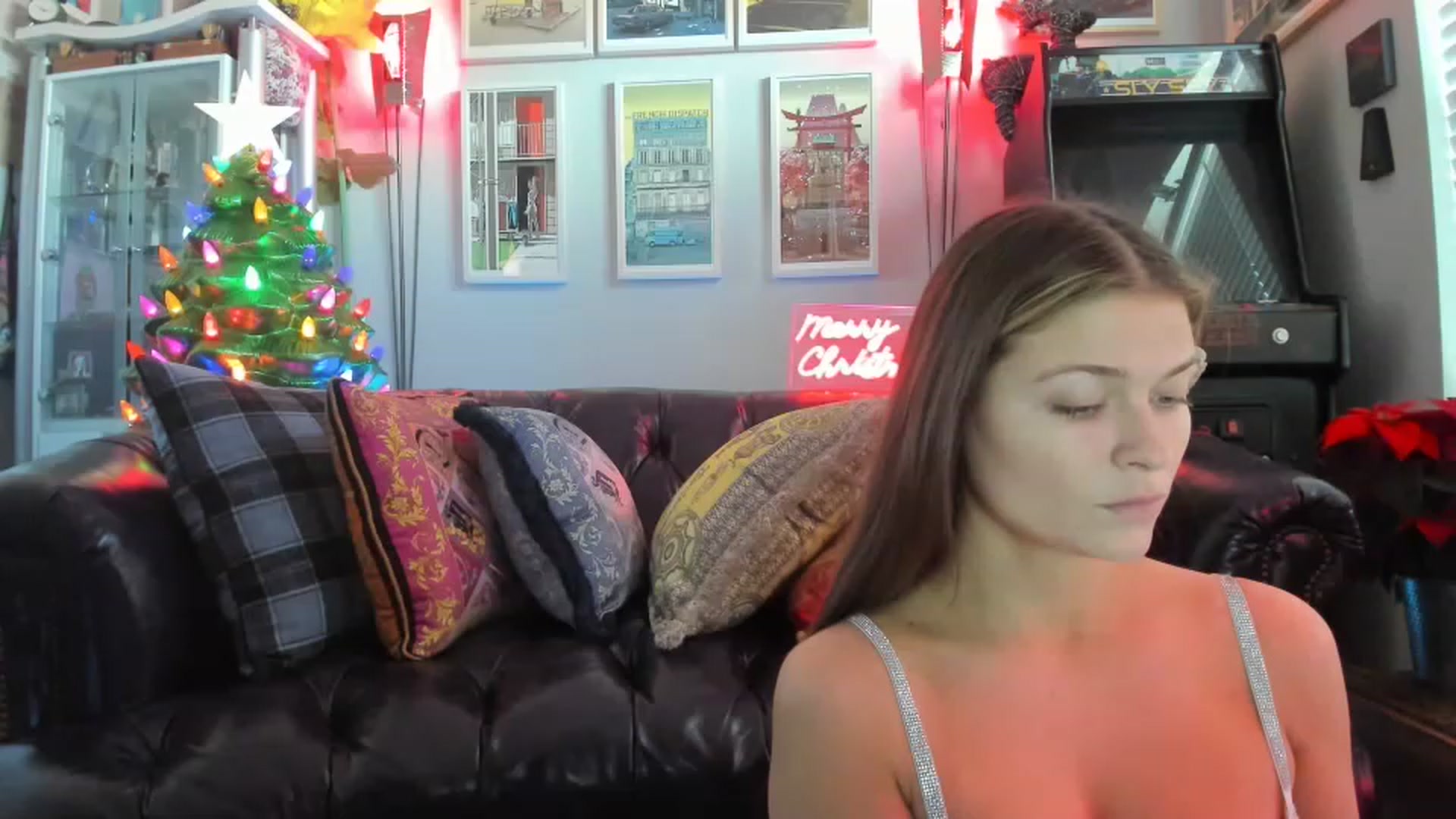 Gallery image thumbnail from Serina_'s myfreecams stream on, 12/23/2022, 16:24 image 13 of 20