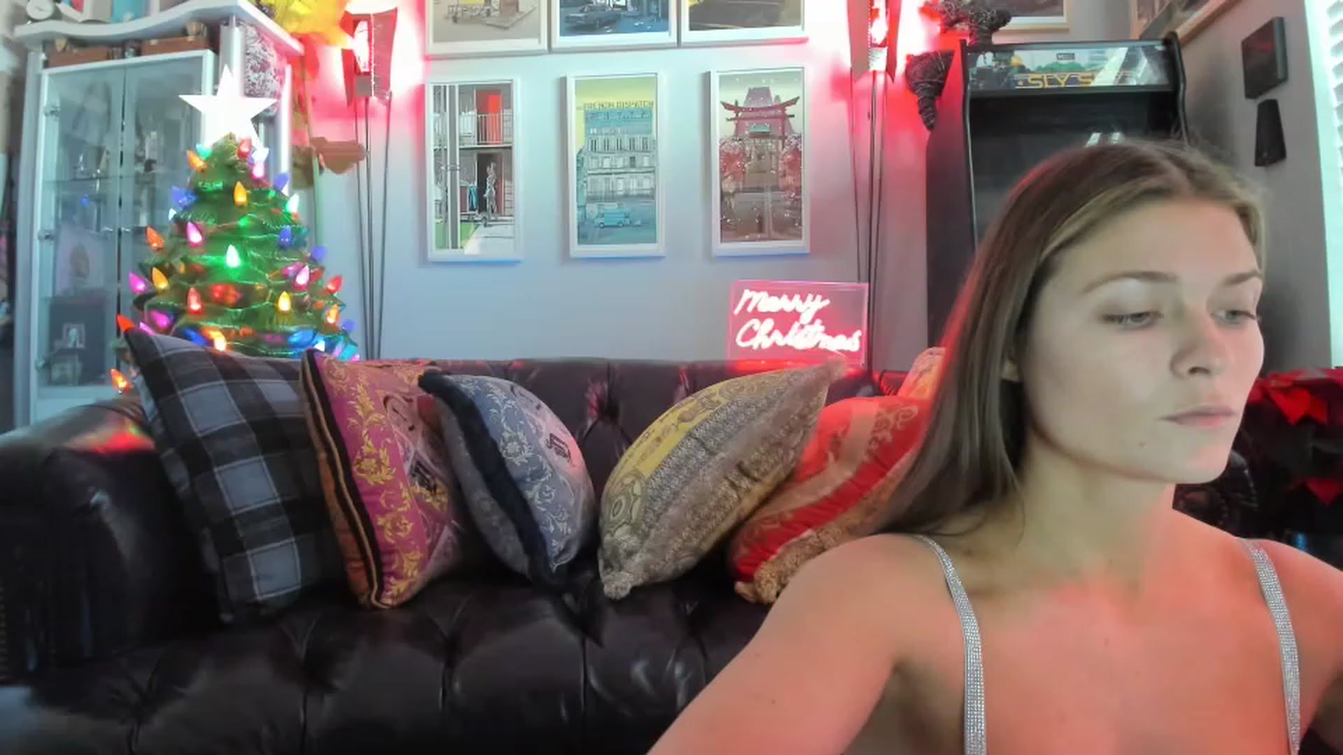 Gallery image thumbnail from Serina_'s myfreecams stream on, 12/23/2022, 16:24 image 15 of 20